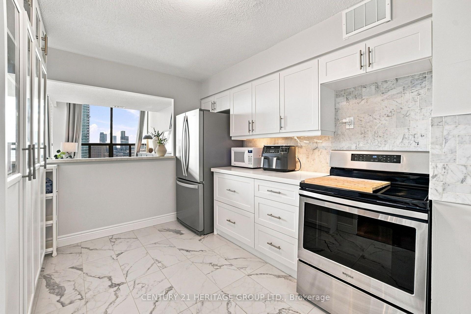 Photo 22 of Unit PH1, 200 Robert Speck Parkway, Mississauga, City Centre — HOMEH