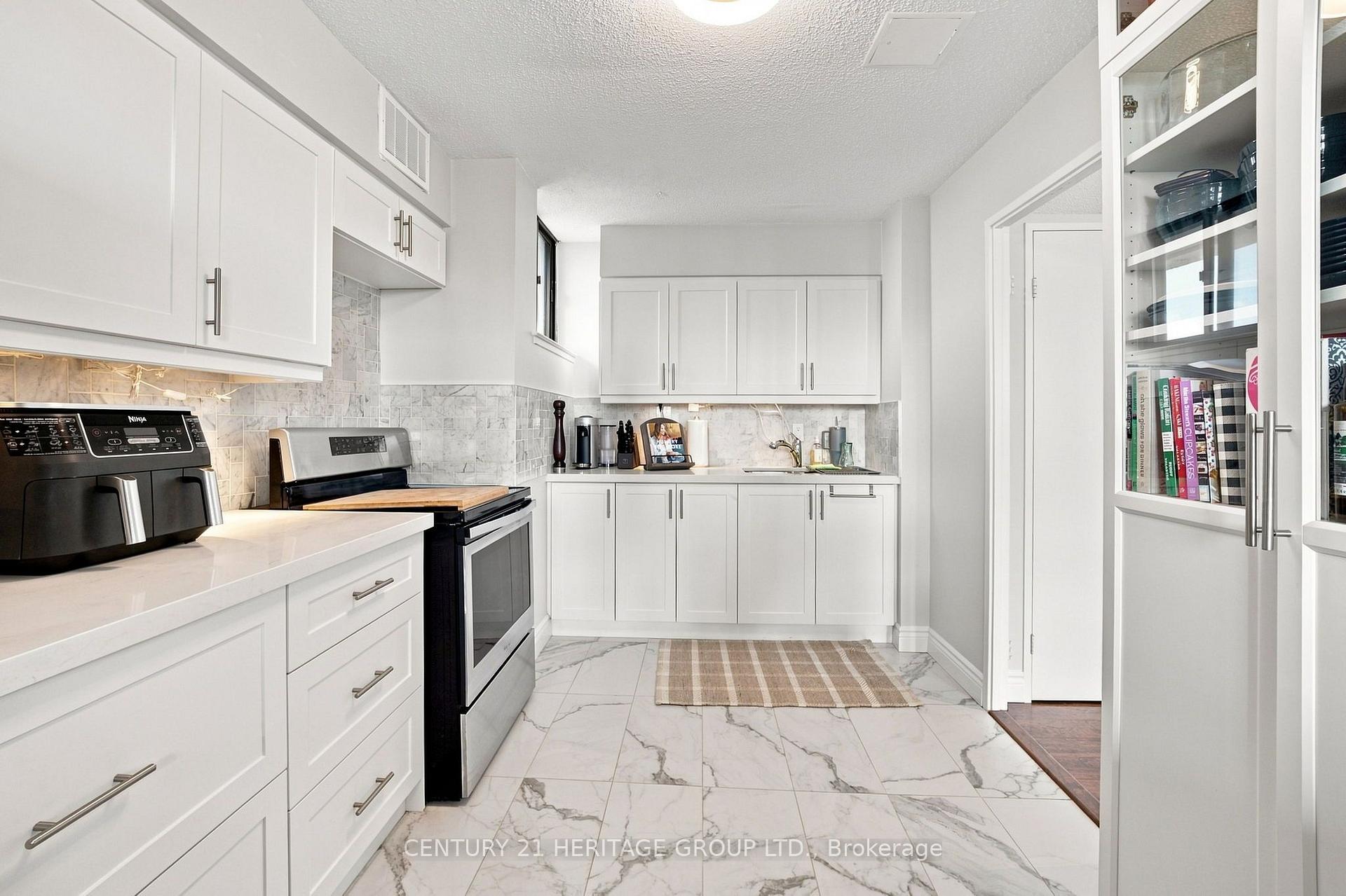 Photo 23 of Unit PH1, 200 Robert Speck Parkway, Mississauga, City Centre — HOMEH
