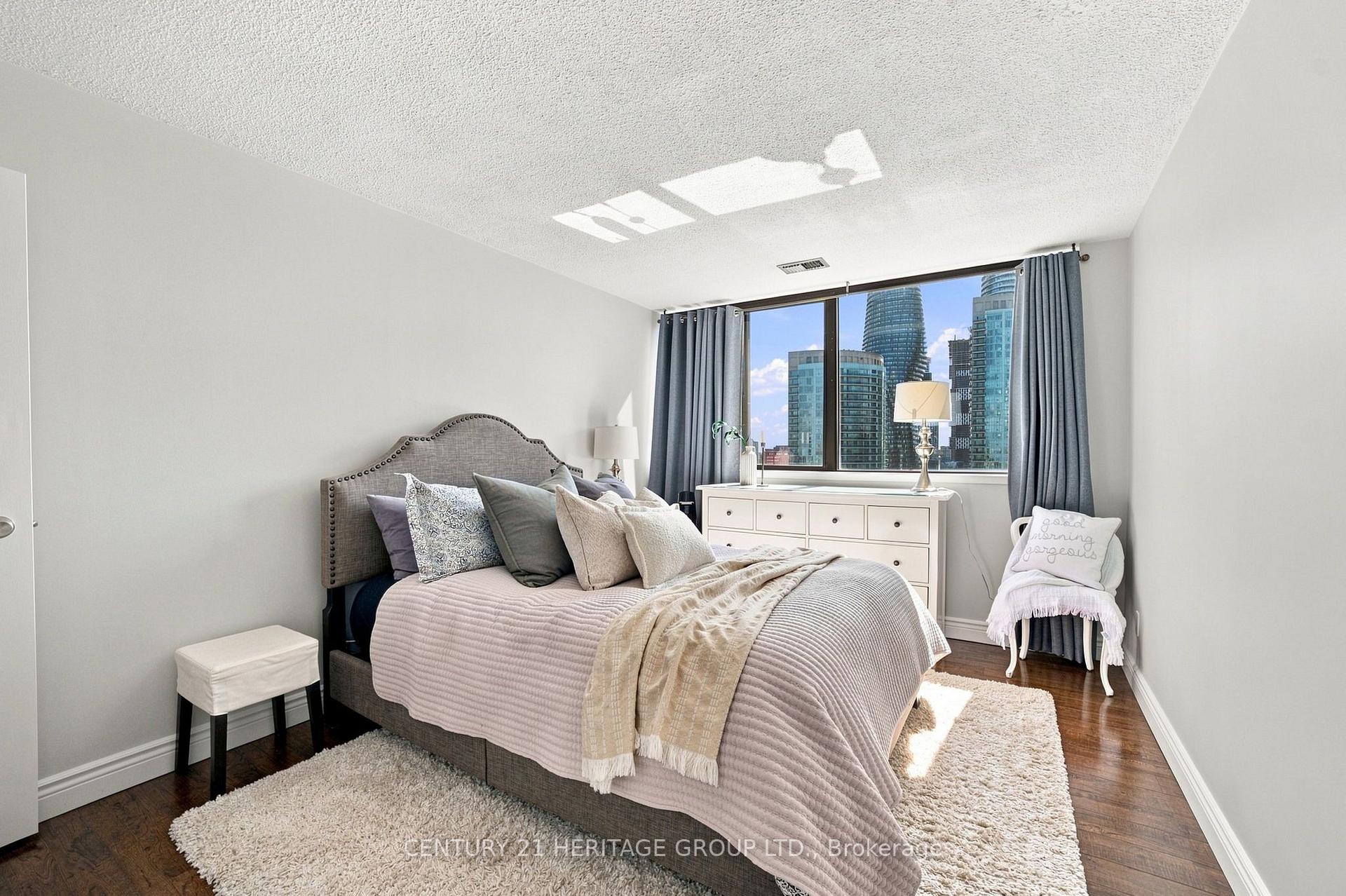 Photo 31 of Unit PH1, 200 Robert Speck Parkway, Mississauga, City Centre — HOMEH