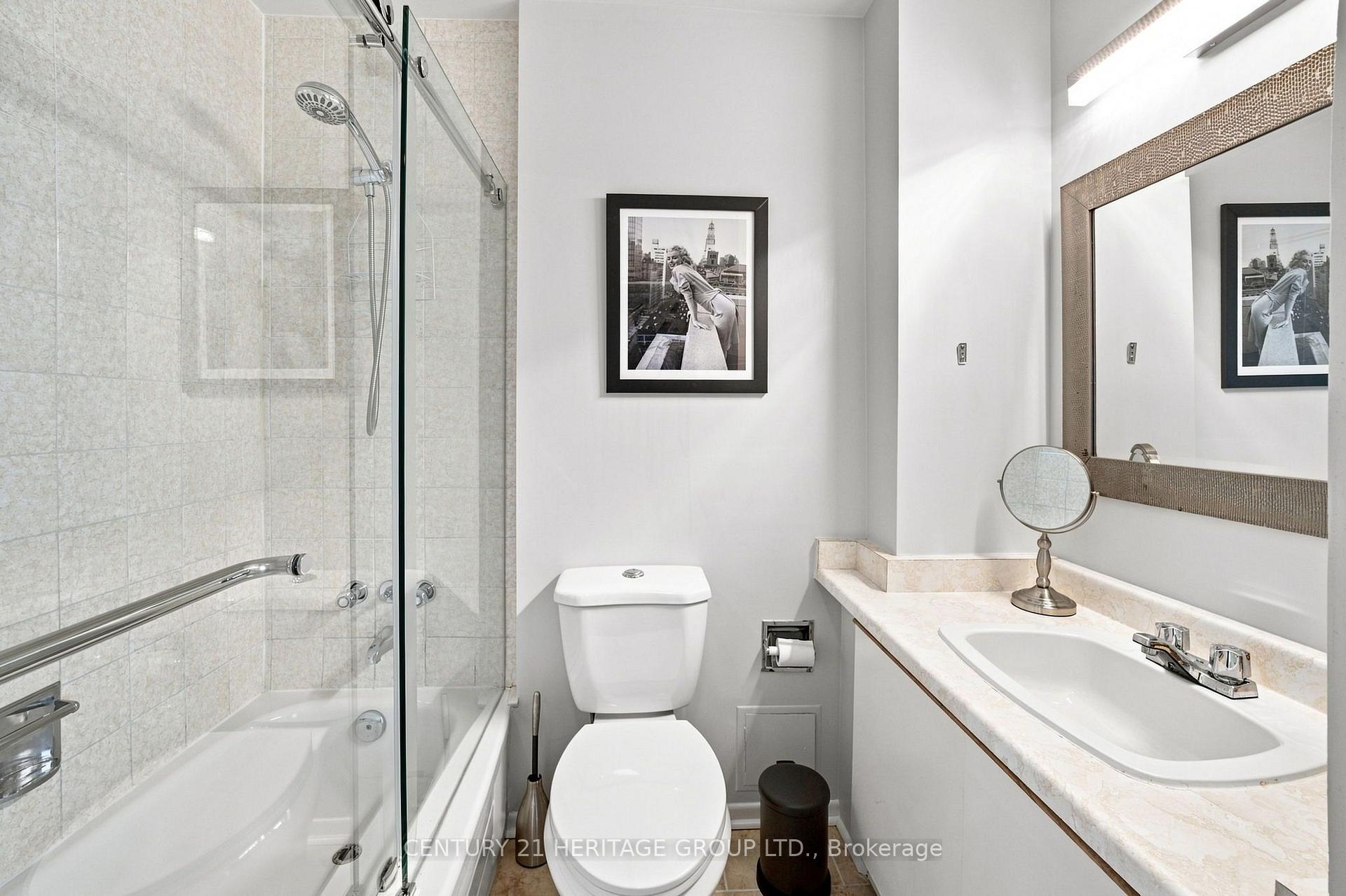 Photo 34 of Unit PH1, 200 Robert Speck Parkway, Mississauga, City Centre — HOMEH