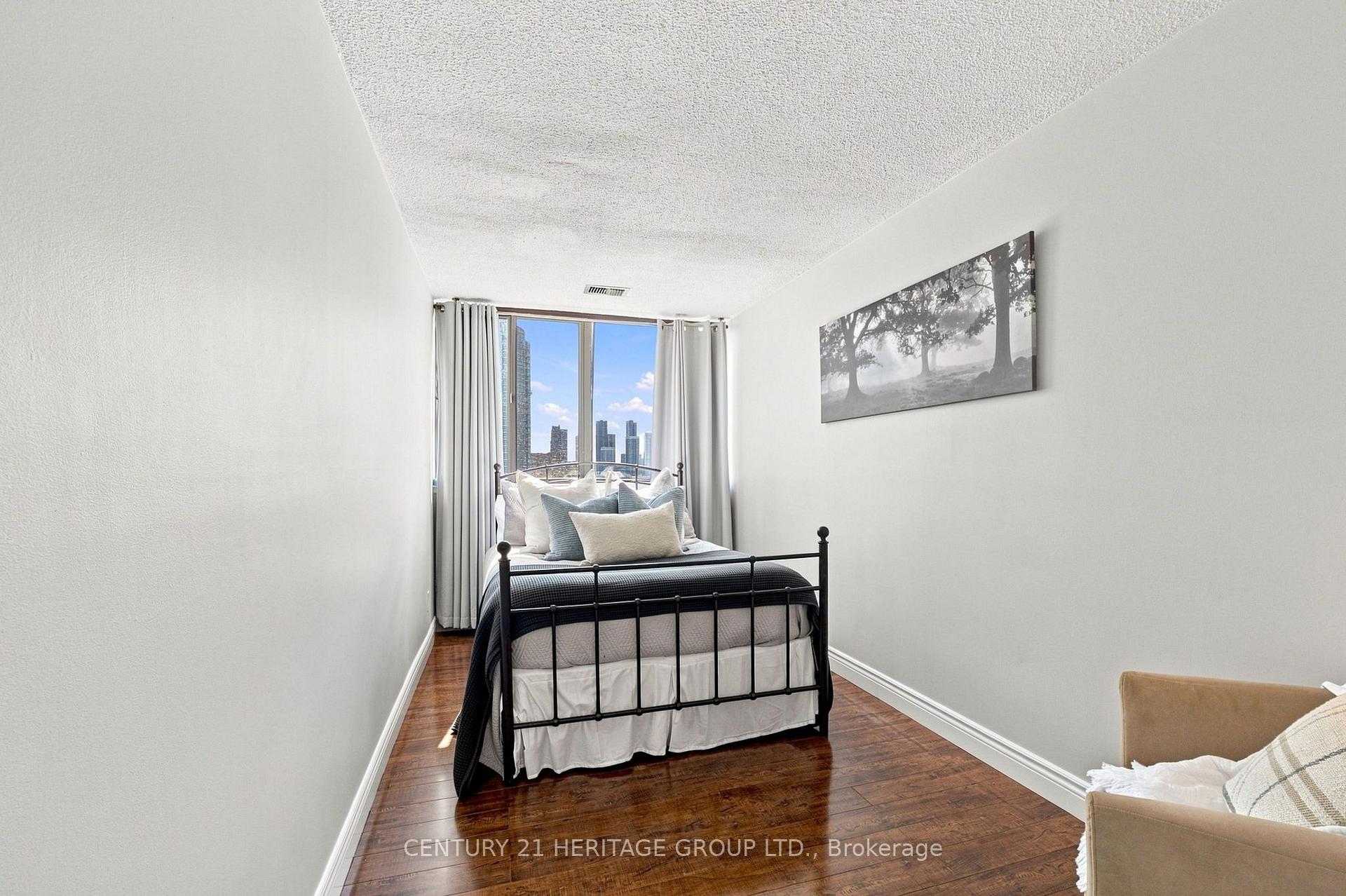 Photo 35 of Unit PH1, 200 Robert Speck Parkway, Mississauga, City Centre — HOMEH