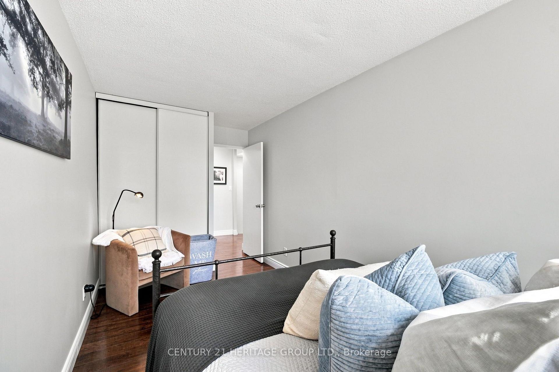 Photo 37 of Unit PH1, 200 Robert Speck Parkway, Mississauga, City Centre — HOMEH