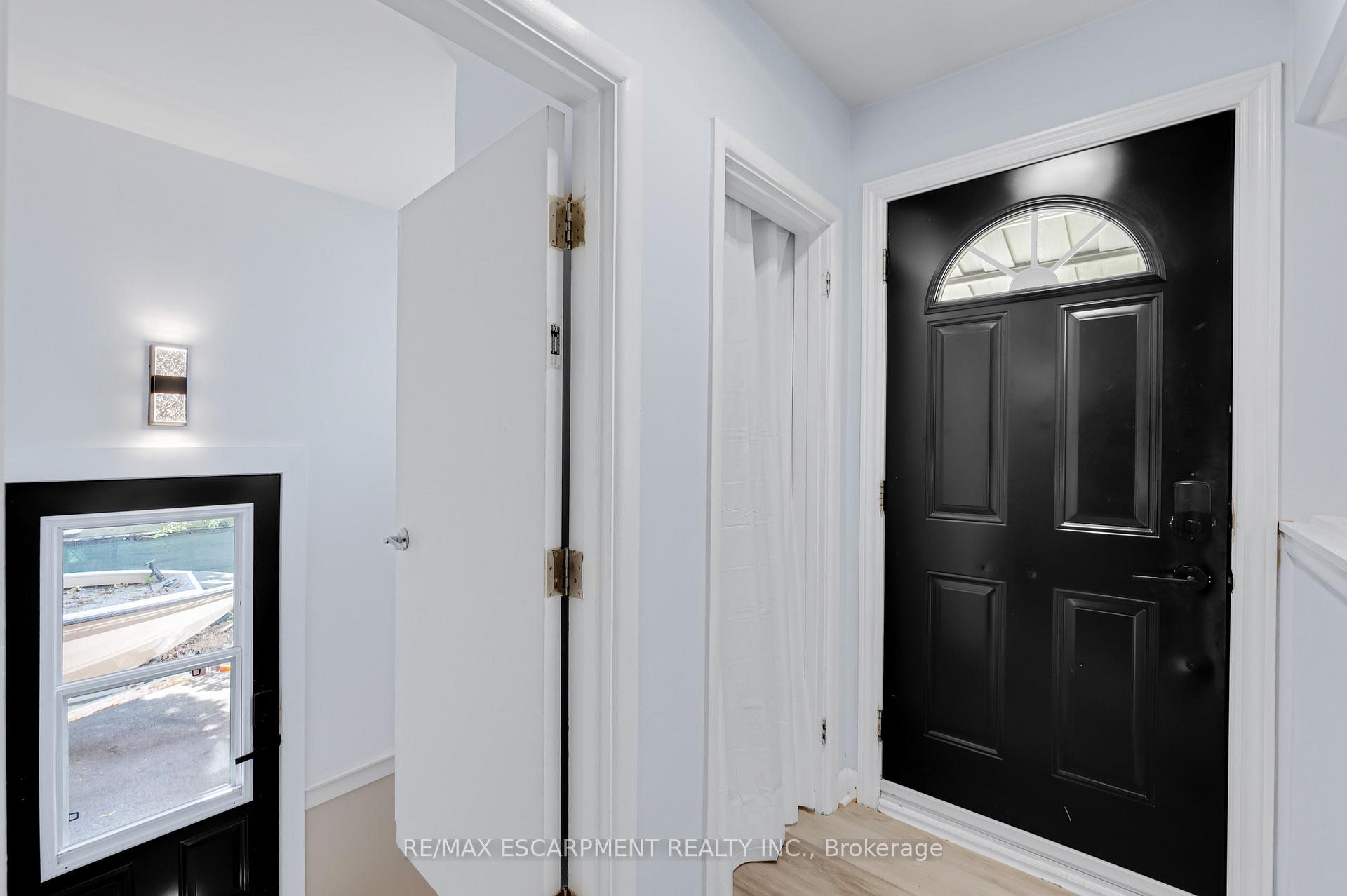 Photo 5 of 201 Terrace Drive, Hamilton, Balfour — HOMEH