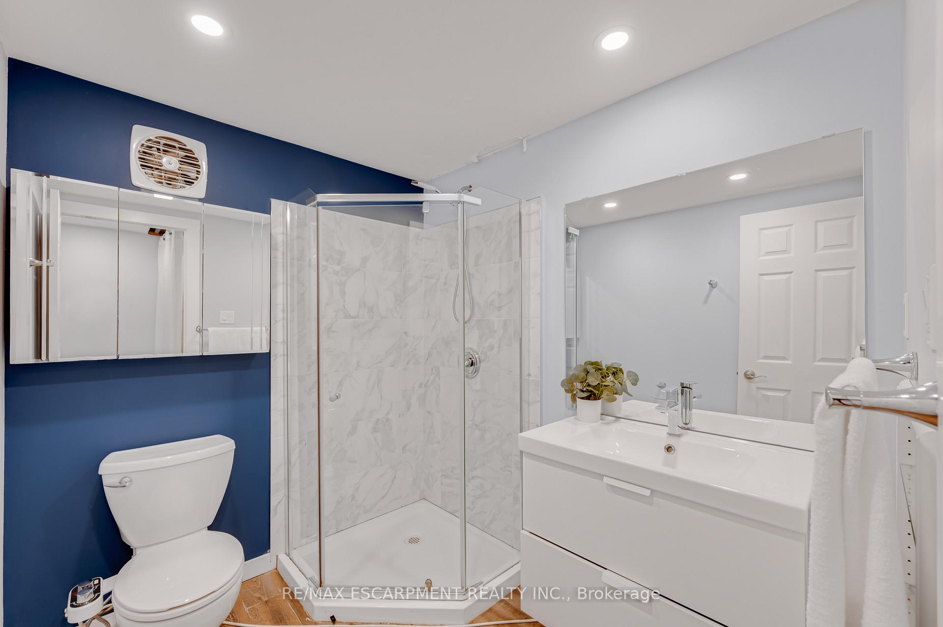 Photo 19 of 201 Terrace Drive, Hamilton, Balfour — HOMEH