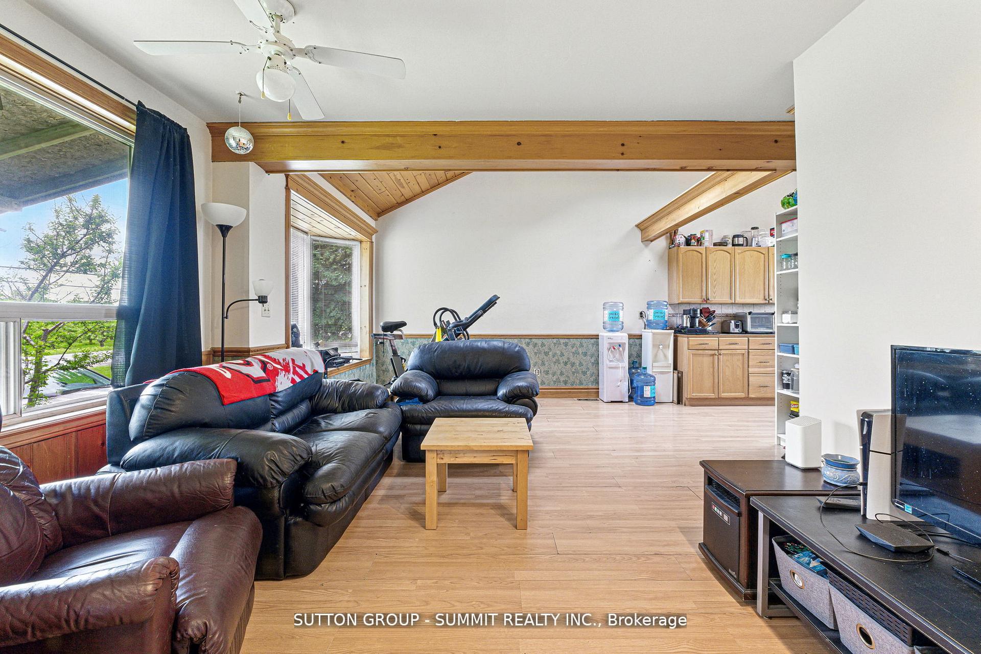 Photo 3 of 8555 Heritage Road, Brampton, Bram West — HOMEH