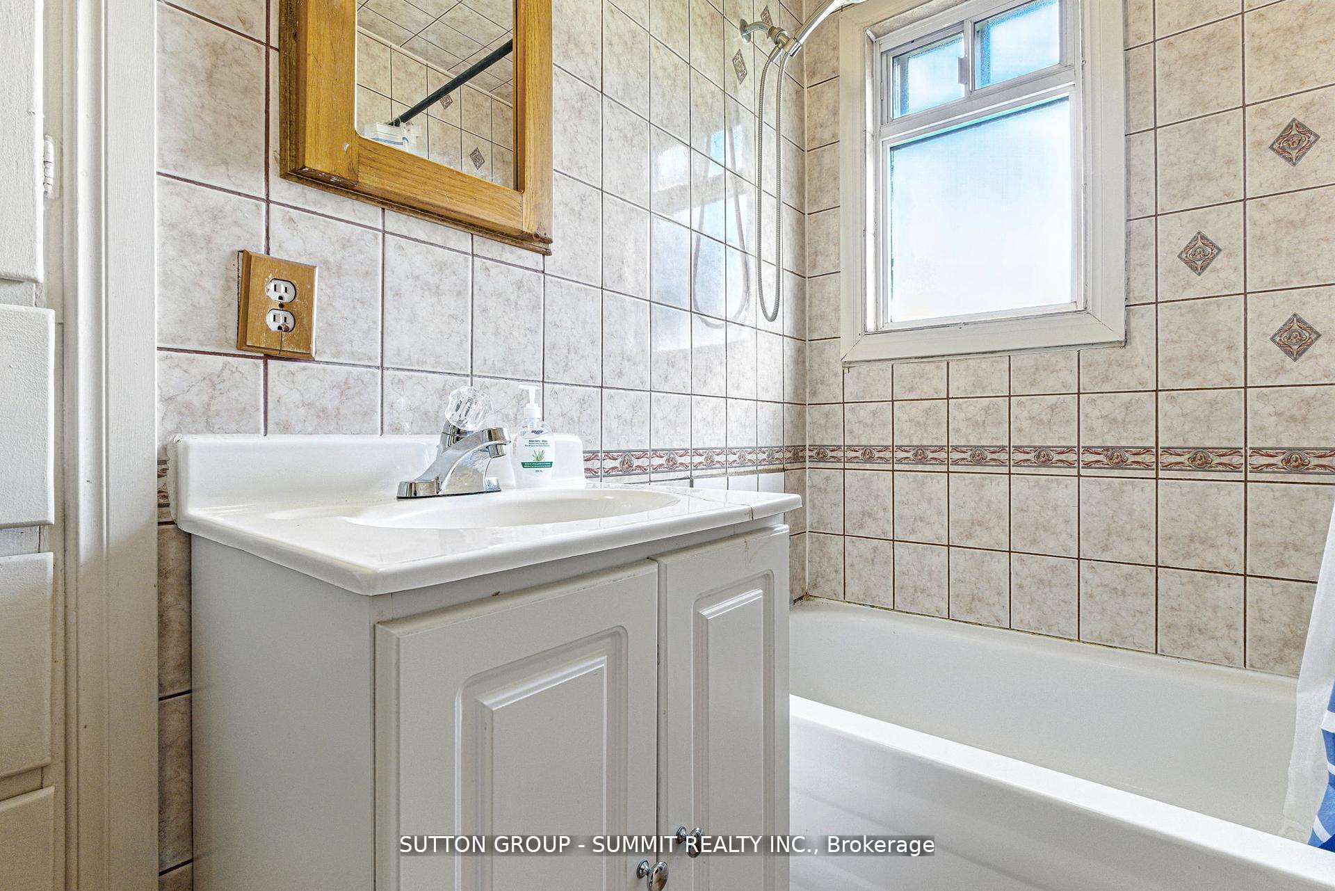 Photo 13 of 8555 Heritage Road, Brampton, Bram West — HOMEH