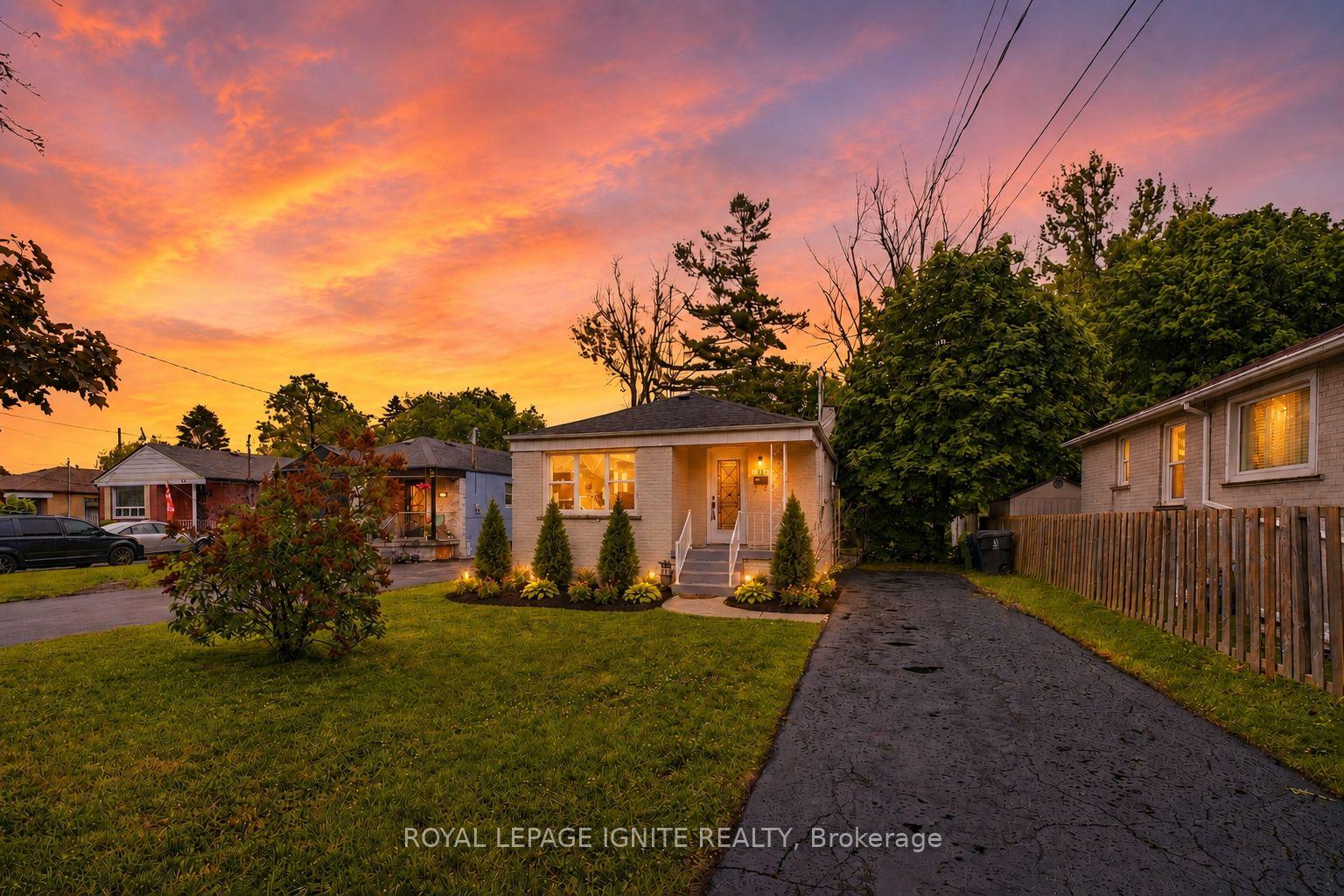 Photo 2 of 89 Darlingside Drive, Scarborough, West Hill — HOMEH