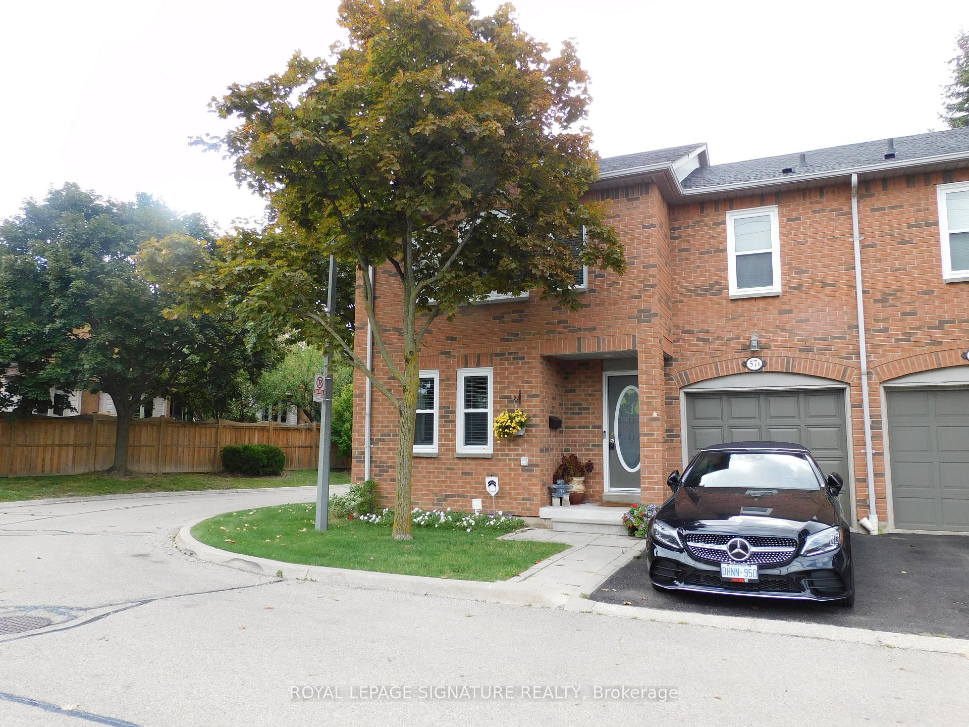Front of Unit 57B, 5865 Dalebrook Crescent