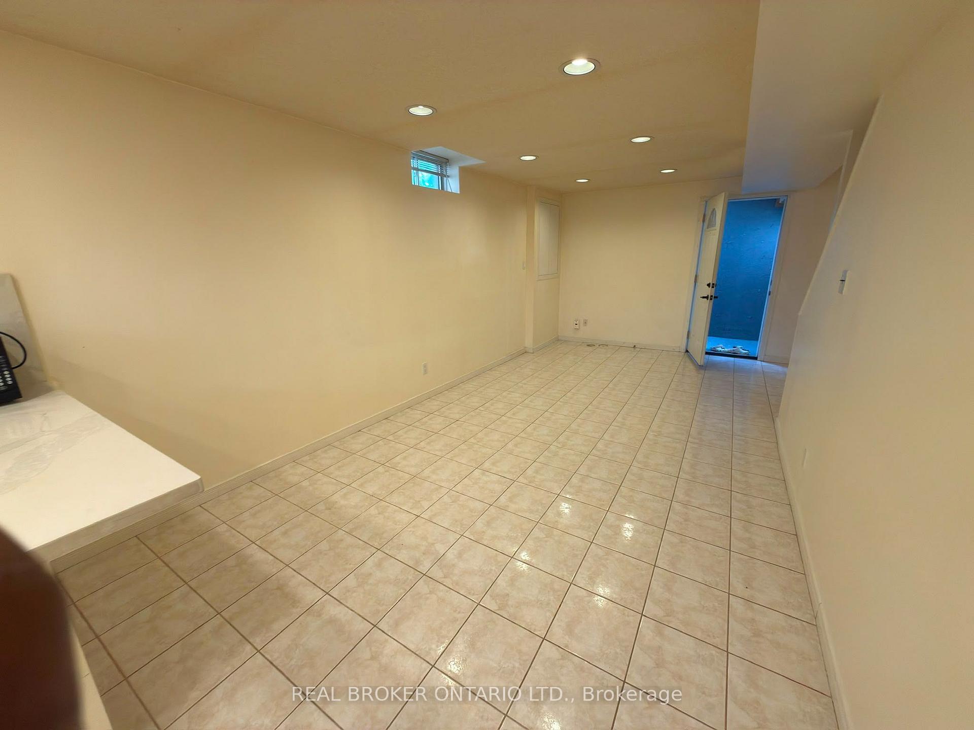 Photo 5 of Unit LOWER, 107 Dali Crescent, Scarborough, Rouge — HOMEH