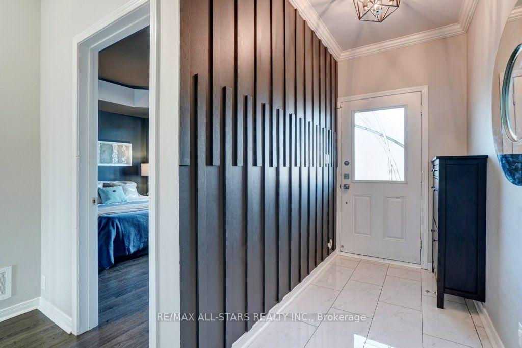Photo 4 of Unit 13, 46 Lovegrove Lane, Ajax, Central — HOMEH