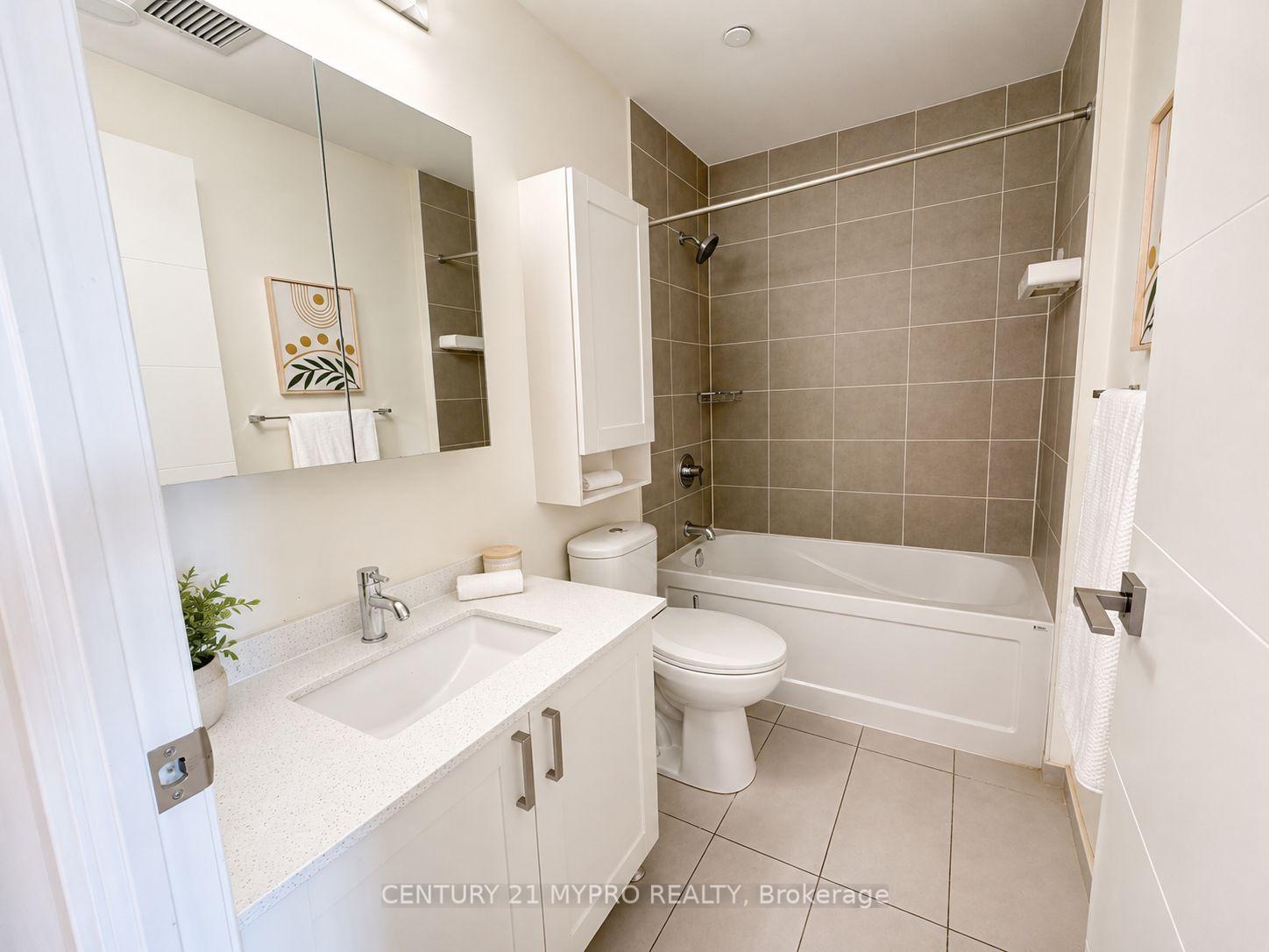 Photo 5 of Unit Rg12, 28 Uptown Drive, Markham, Unionville — HOMEH