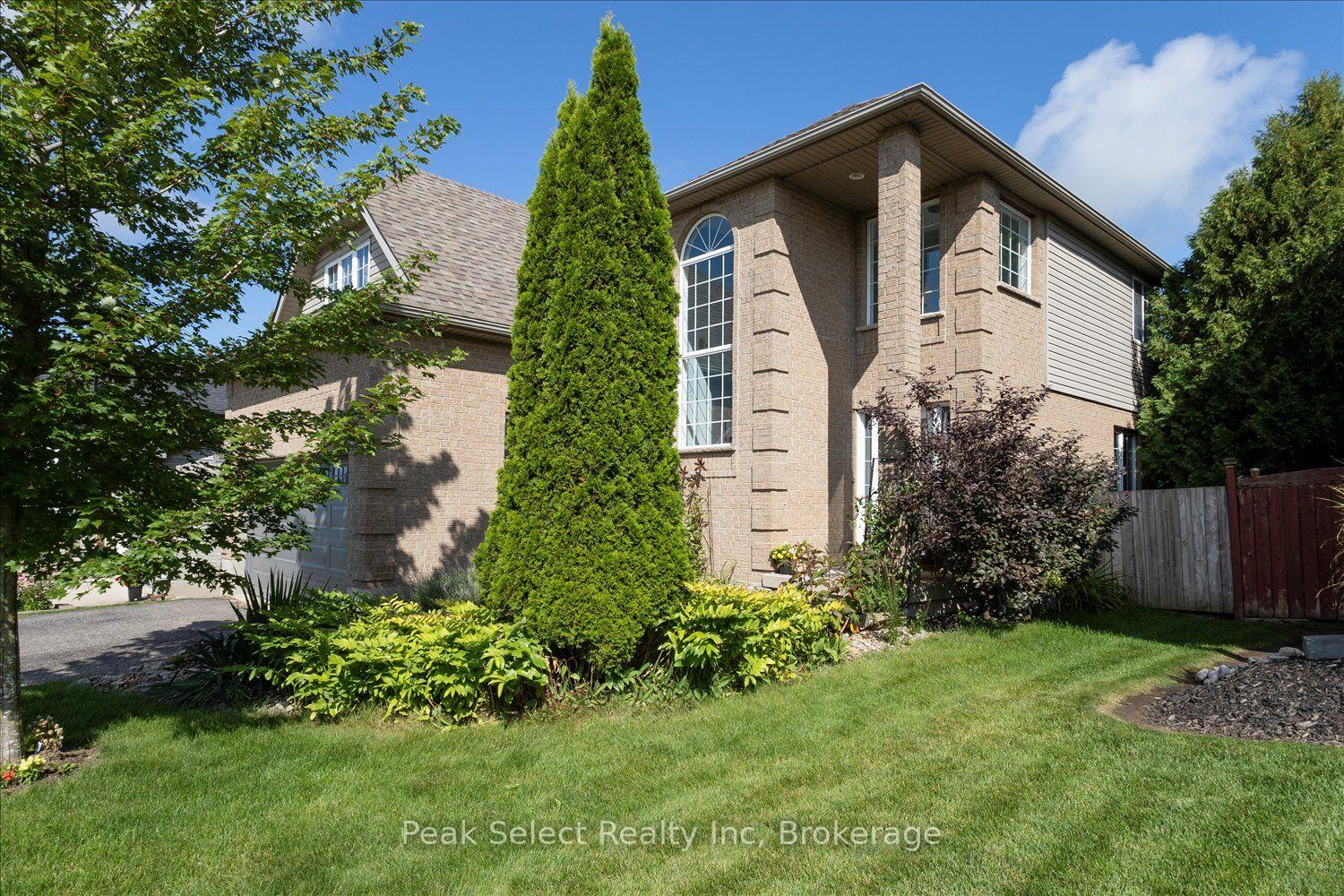 Photo 2 of 180 Ridgewood Crescent, St. Marys — HOMEH