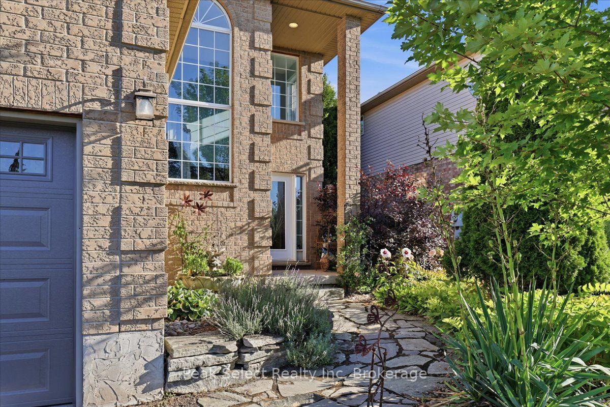 Photo 4 of 180 Ridgewood Crescent, St. Marys — HOMEH