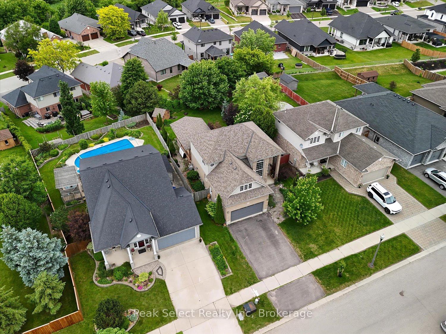 Photo 20 of 180 Ridgewood Crescent, St. Marys — HOMEH