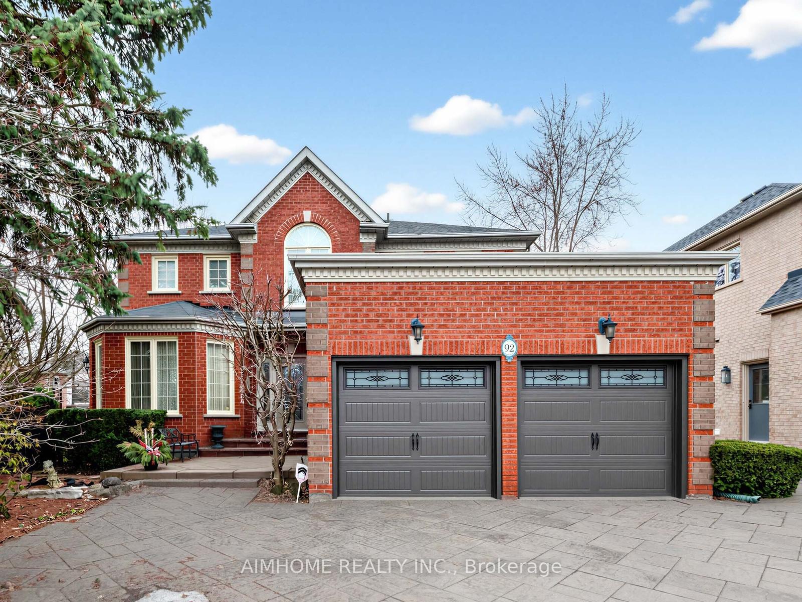 Photo 1 of 92 Braeside Square, Markham, Unionville — HOMEH