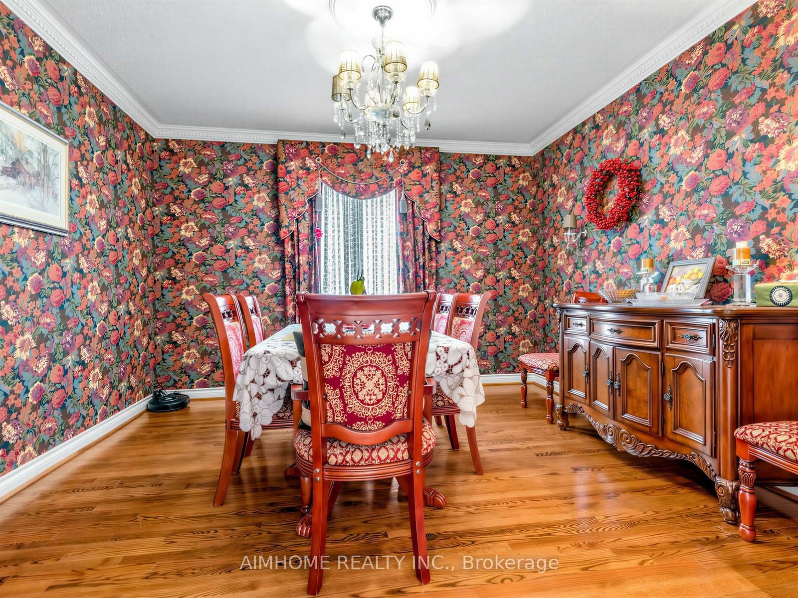 Photo 13 of 92 Braeside Square, Markham, Unionville — HOMEH