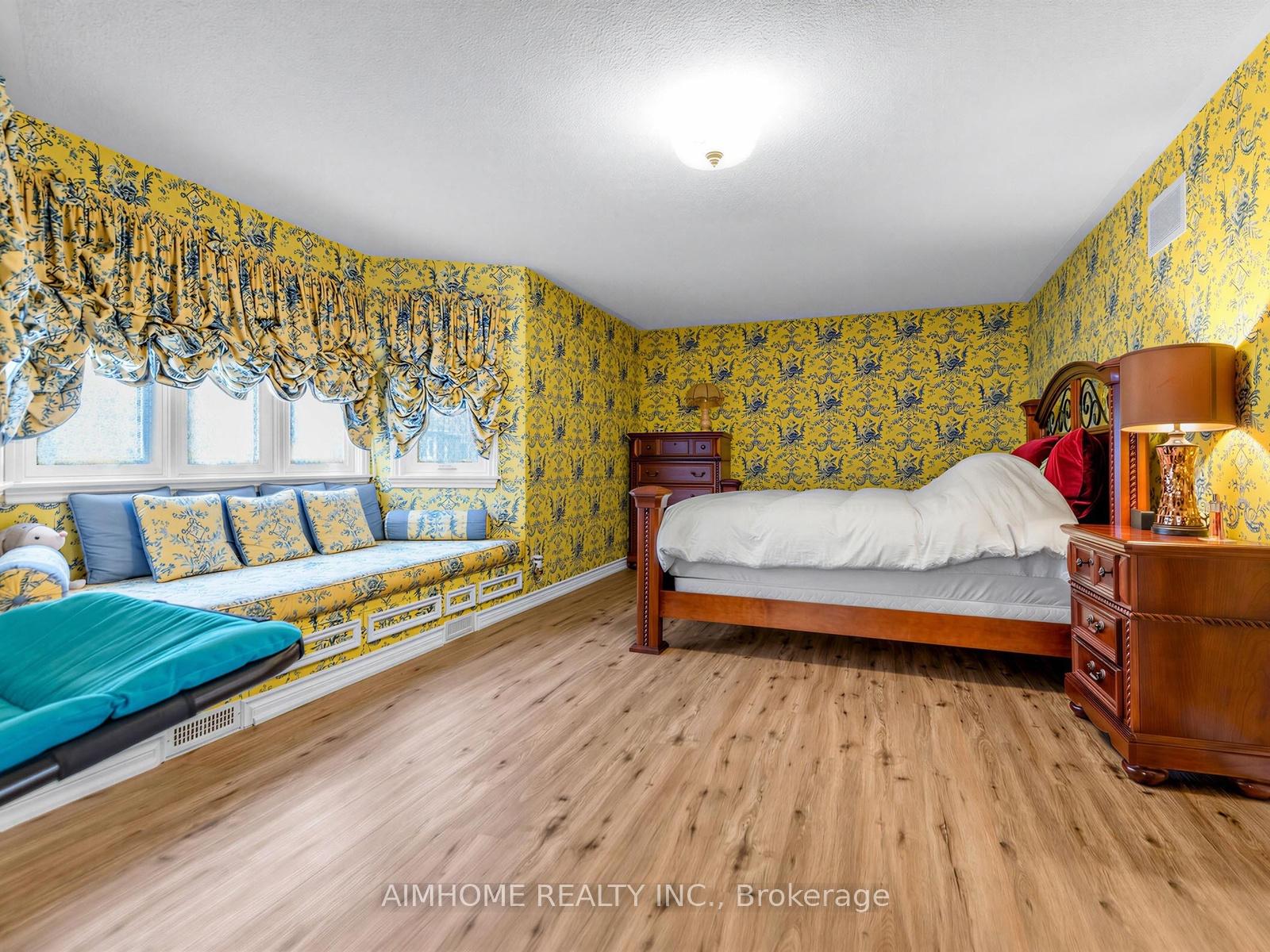 Photo 18 of 92 Braeside Square, Markham, Unionville — HOMEH