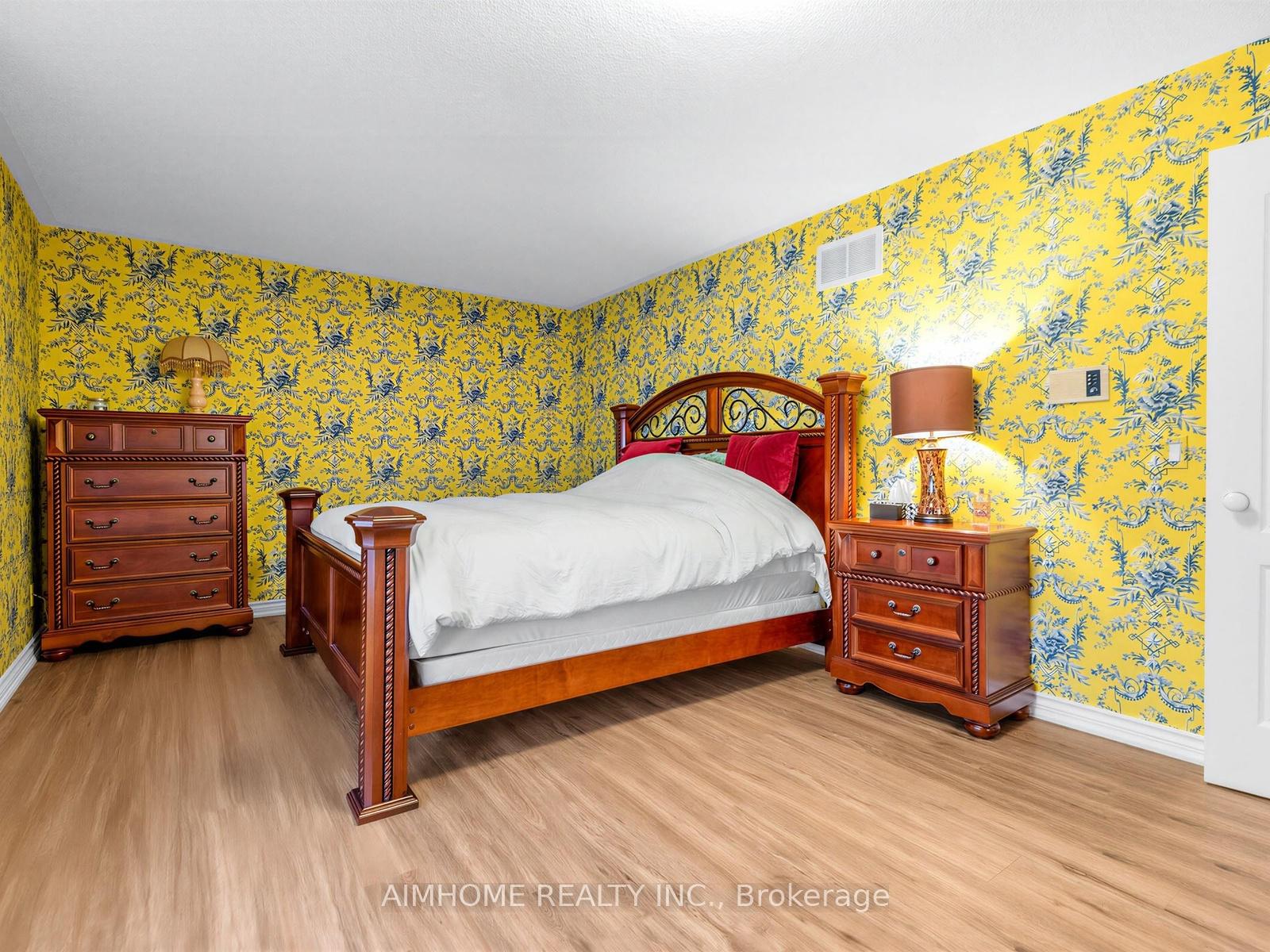 Photo 19 of 92 Braeside Square, Markham, Unionville — HOMEH