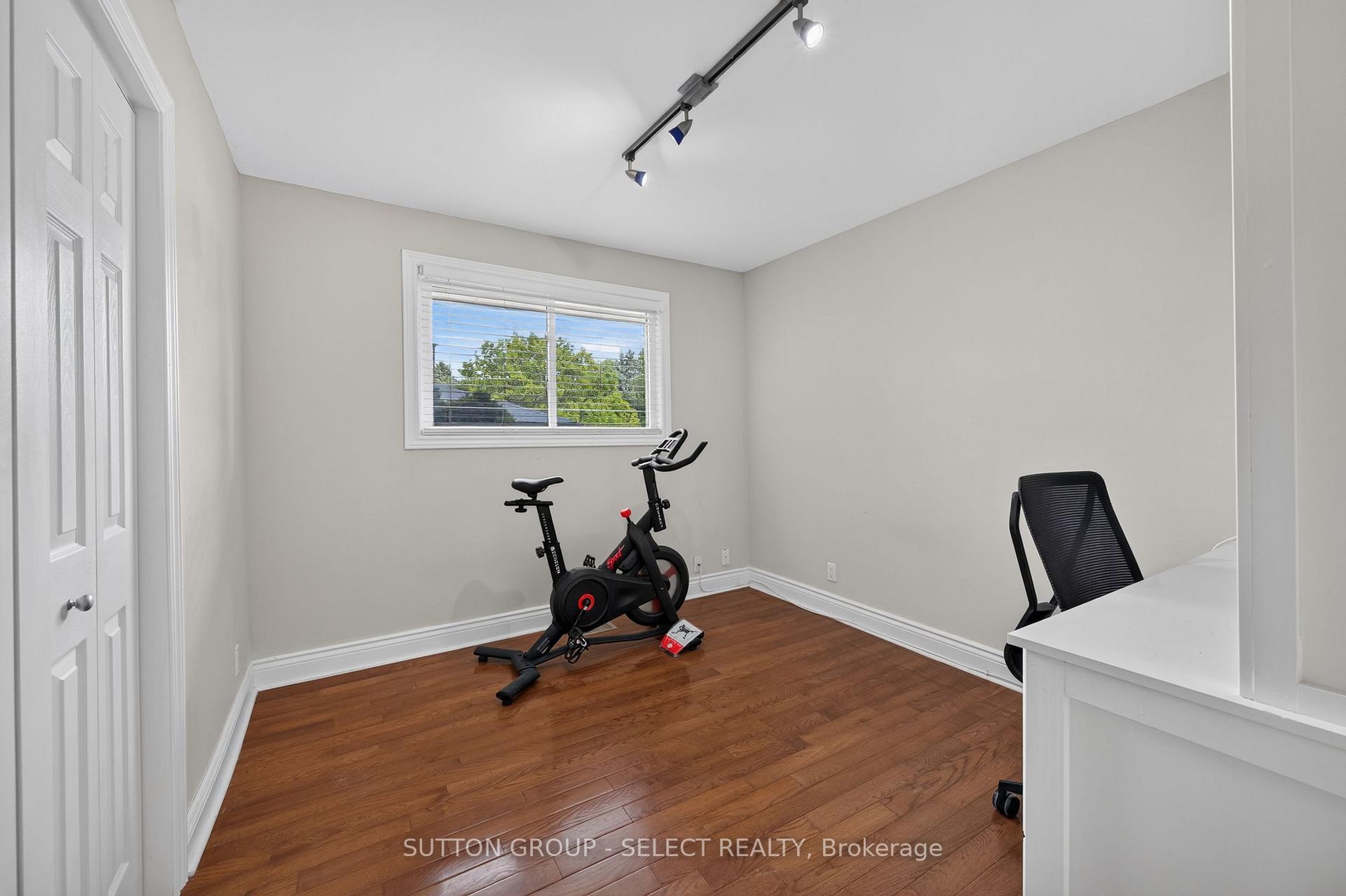 Photo 32 of 10 Northcrest Drive, London, North B — HOMEH