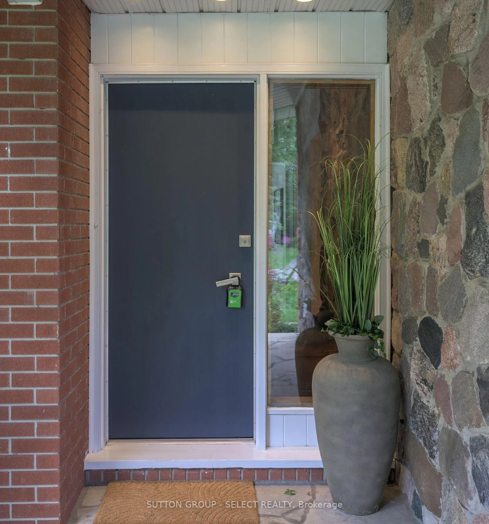Photo 6 of 10 Northcrest Drive, London, North B — HOMEH