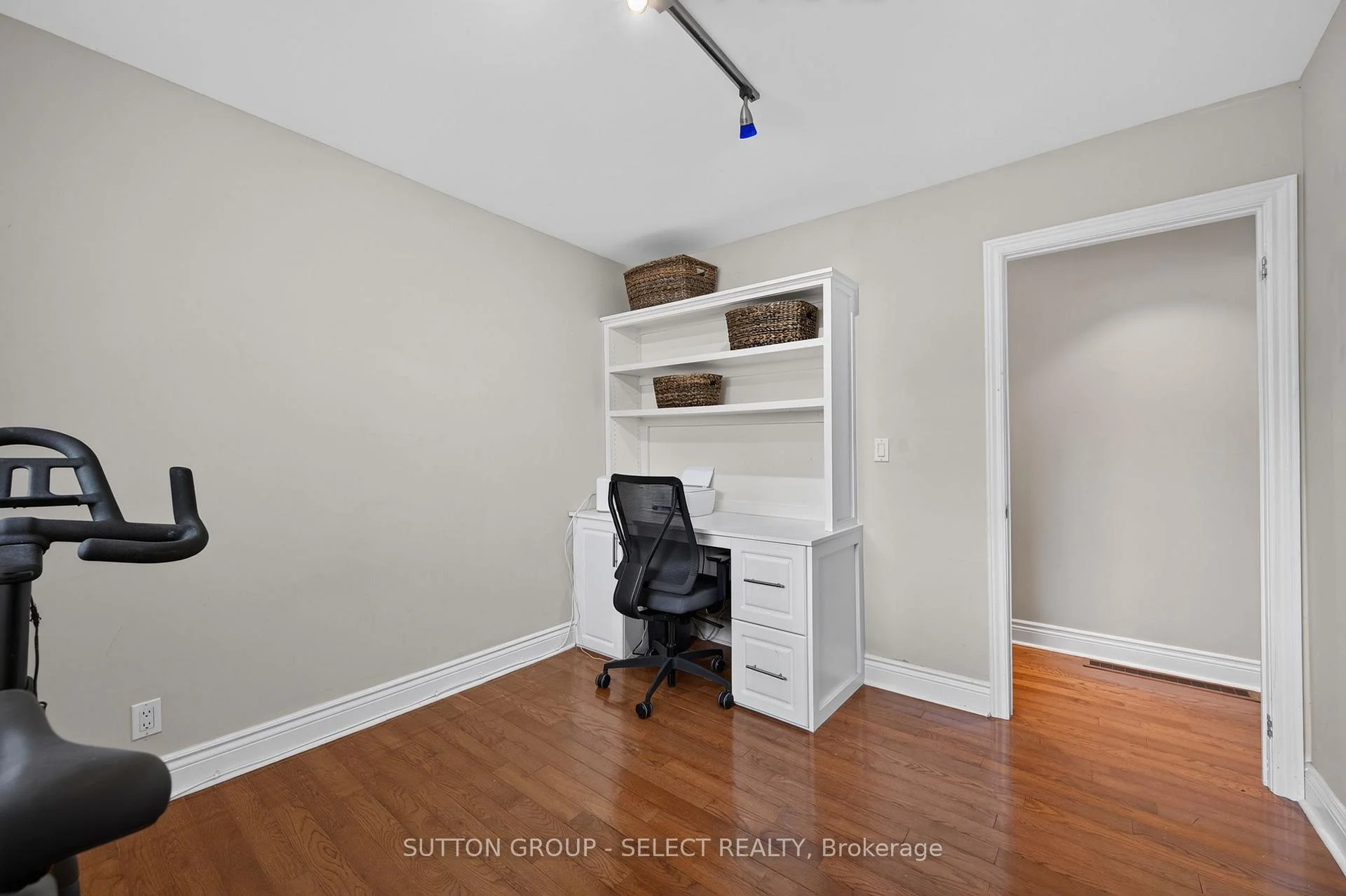 Photo 30 of 10 Northcrest Drive, London, North B — HOMEH