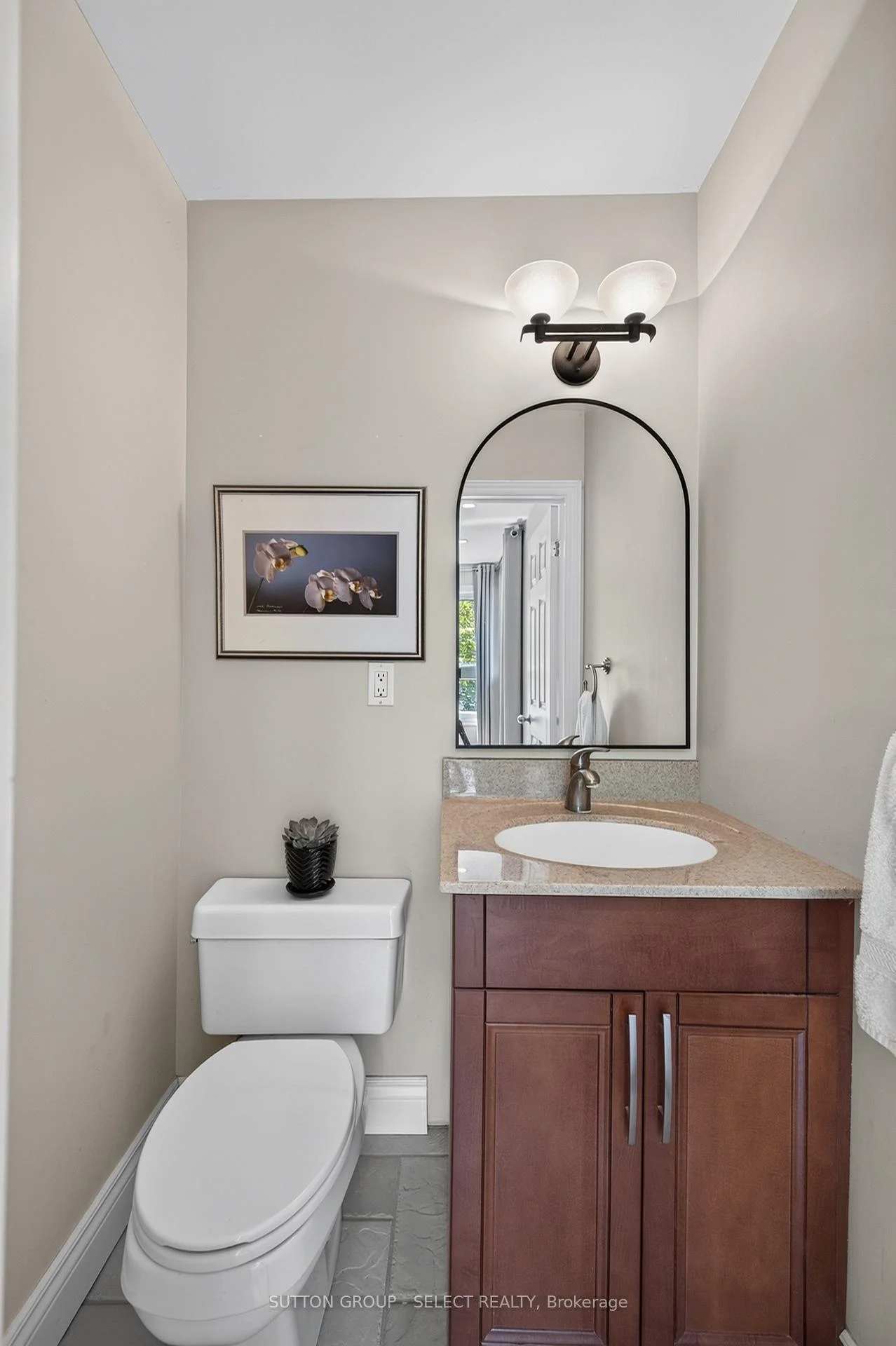Photo 37 of 10 Northcrest Drive, London, North B — HOMEH