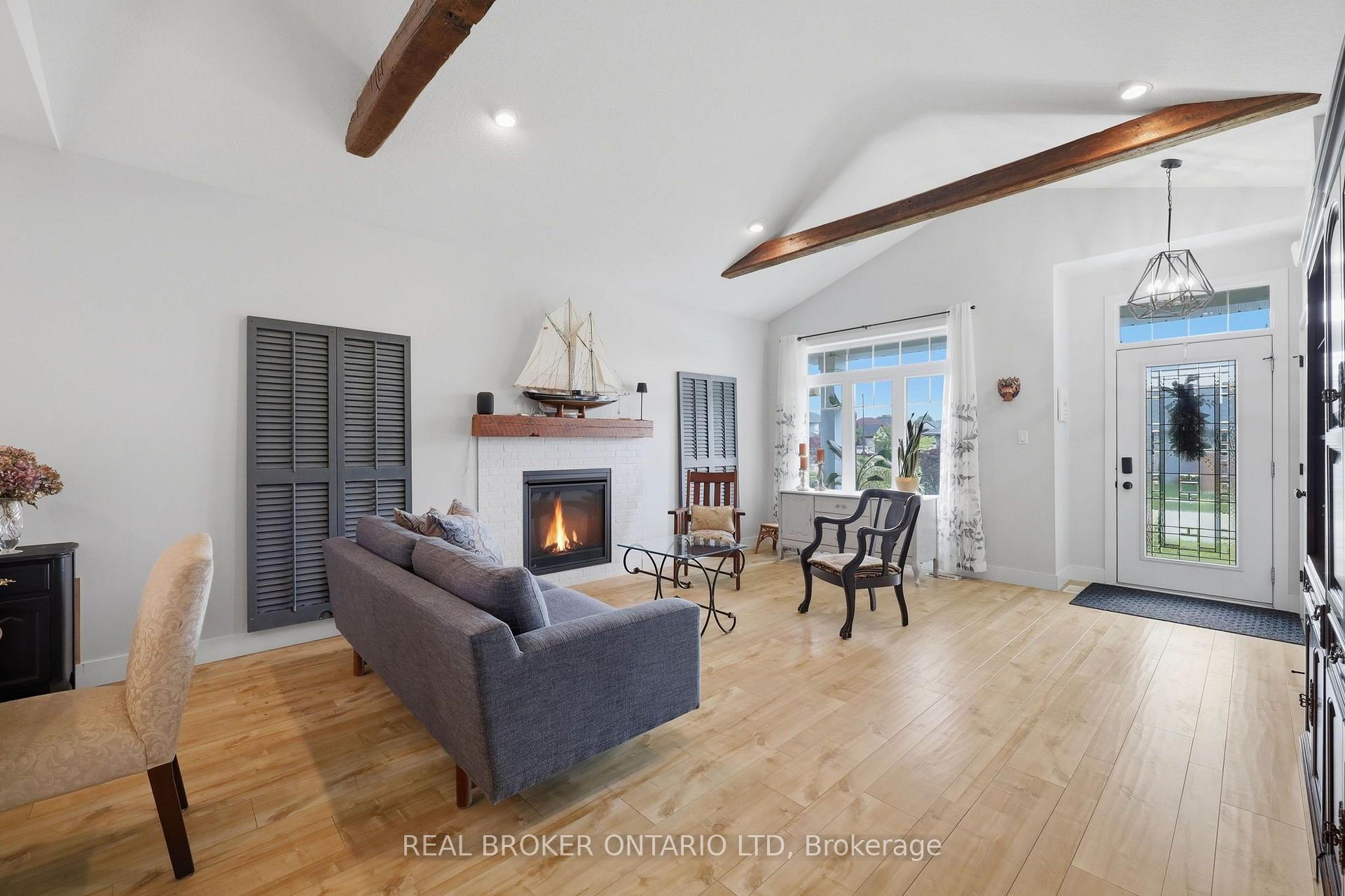 Photo 4 of 4 Doral Court, St. Thomas — HOMEH