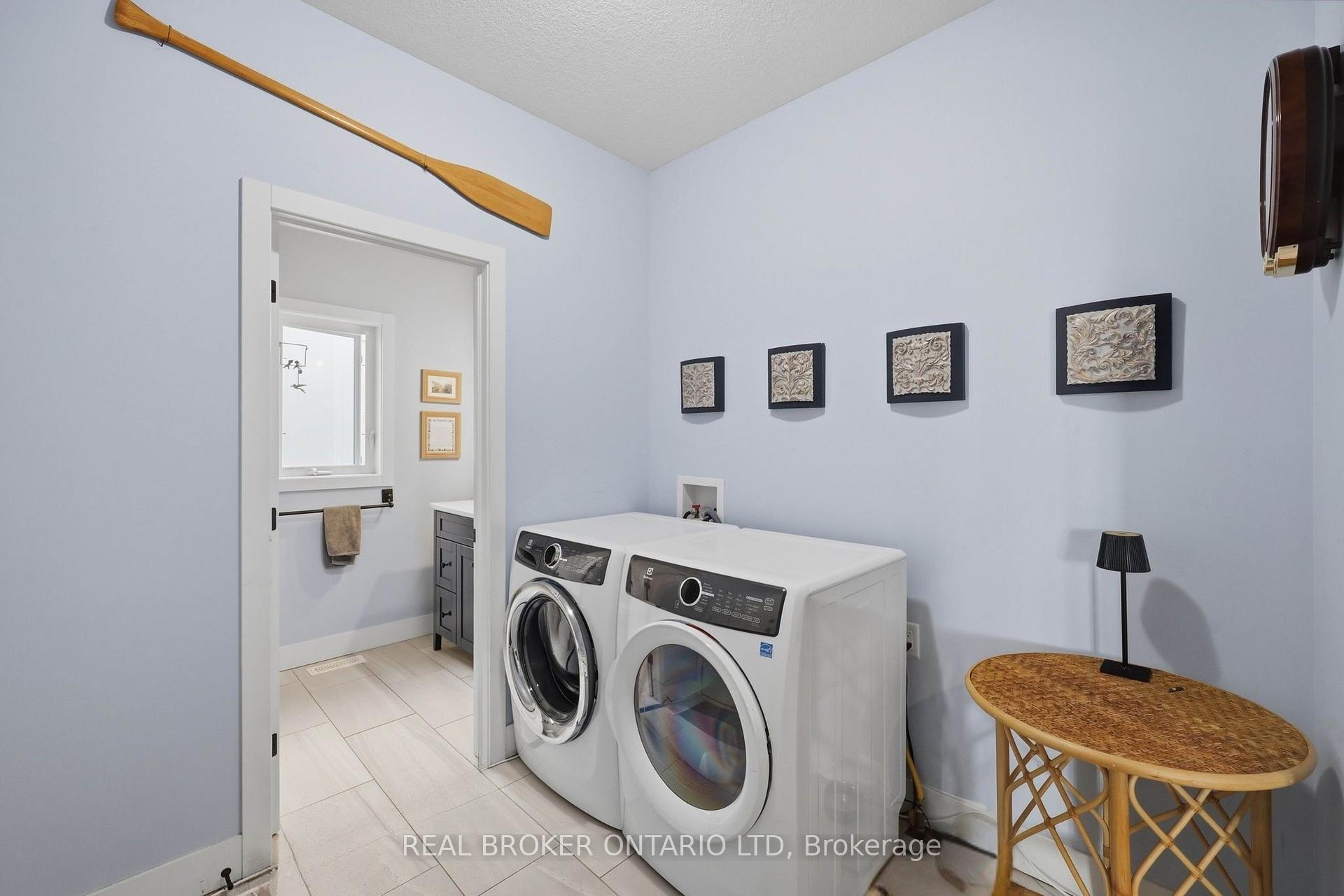 Photo 9 of 4 Doral Court, St. Thomas — HOMEH