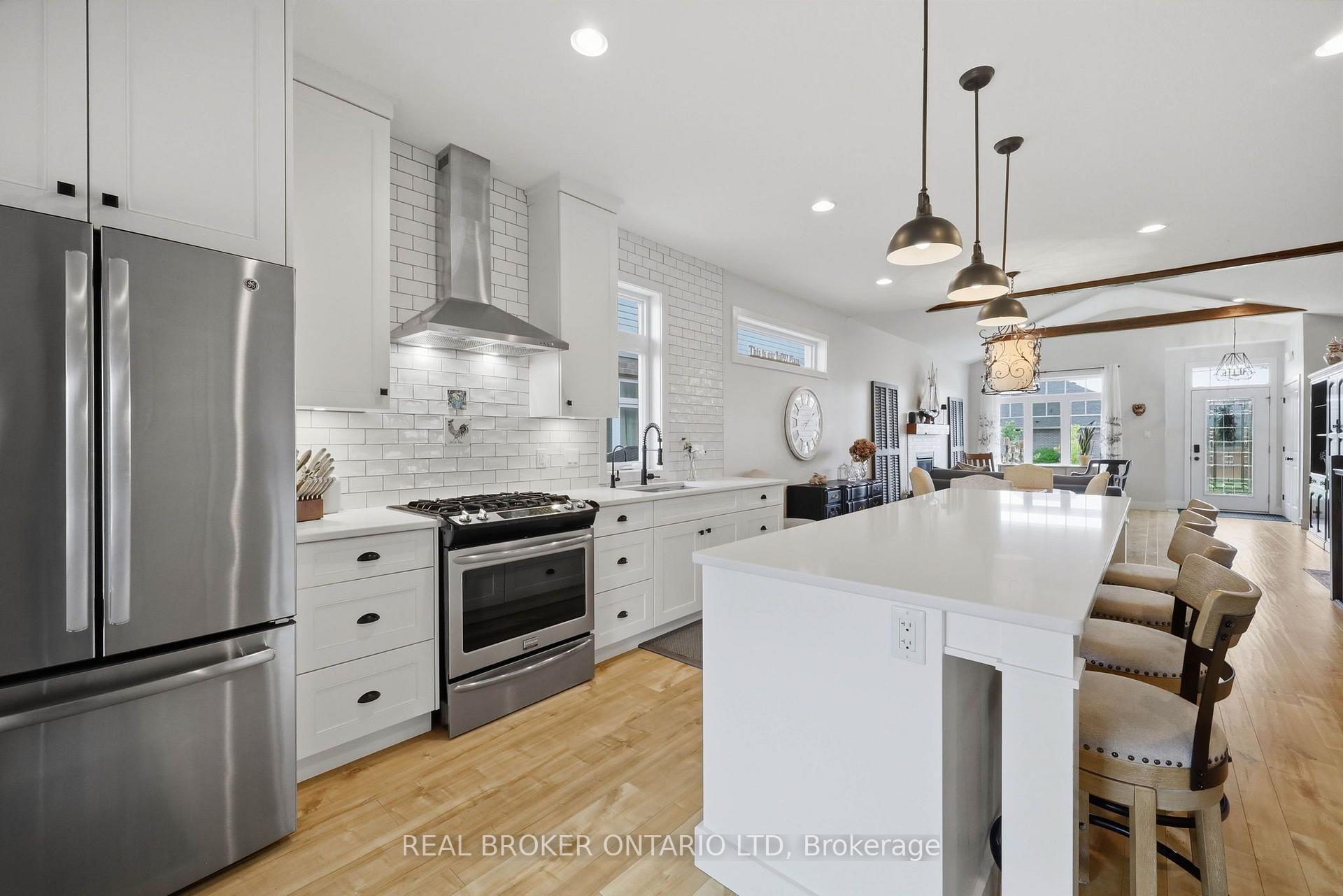 Photo 11 of 4 Doral Court, St. Thomas — HOMEH