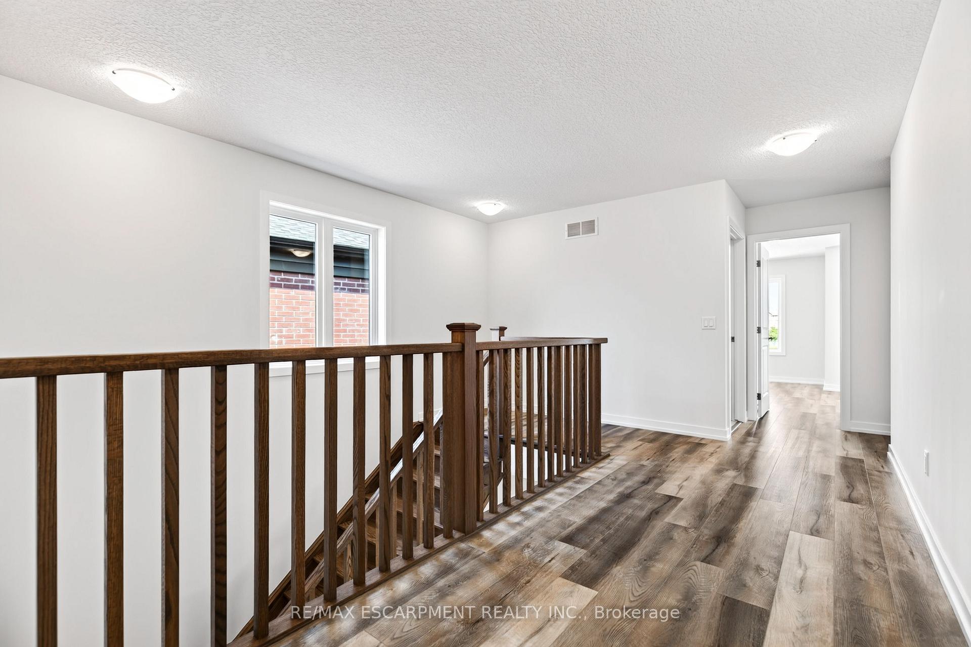 Photo 48 of 96 Valley Trail Place, Hamilton, Waterdown — HOMEH