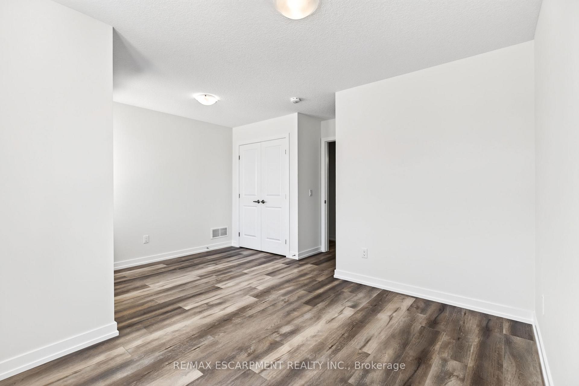 Photo 53 of 96 Valley Trail Place, Hamilton, Waterdown — HOMEH