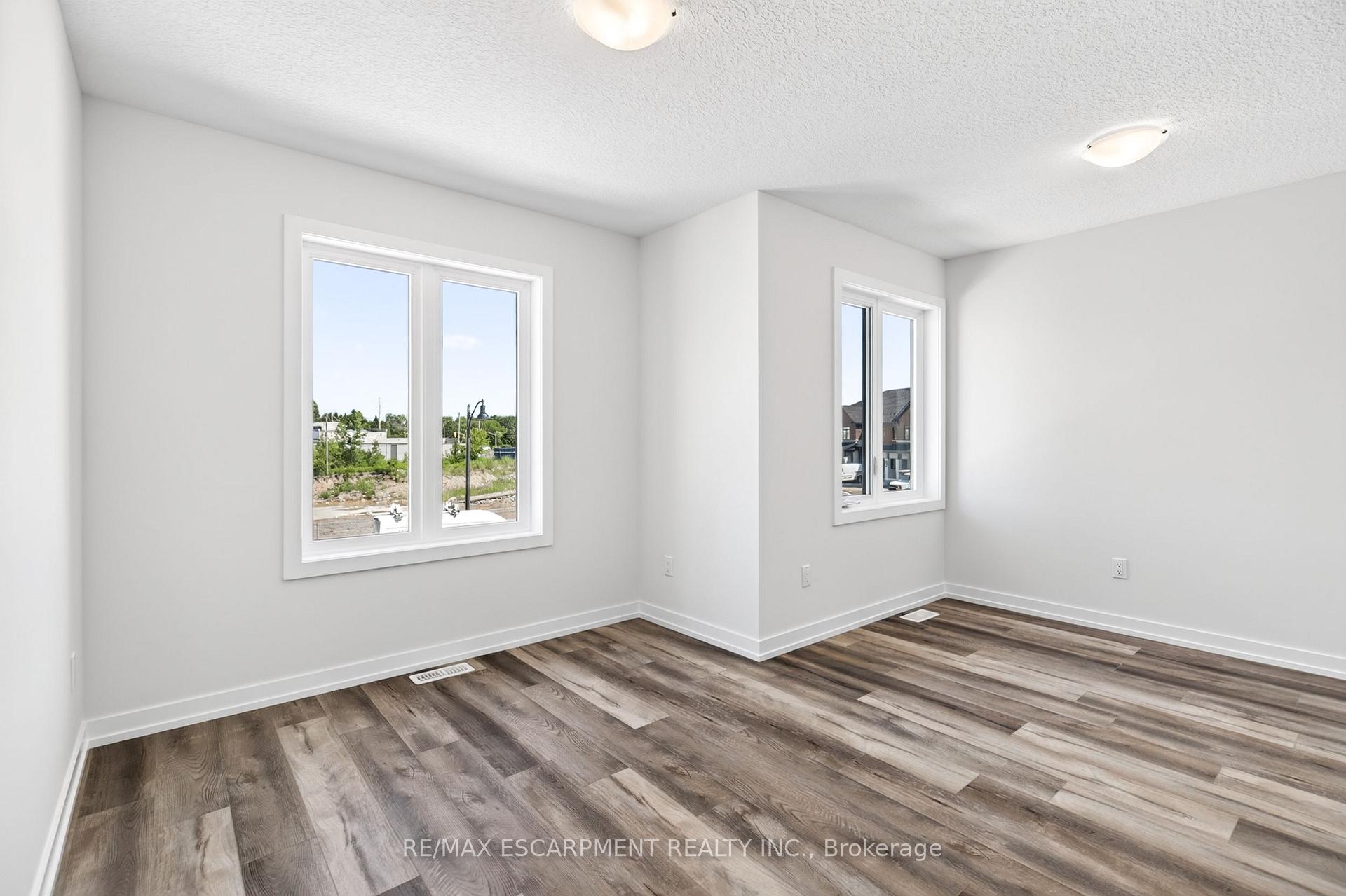 Photo 55 of 96 Valley Trail Place, Hamilton, Waterdown — HOMEH