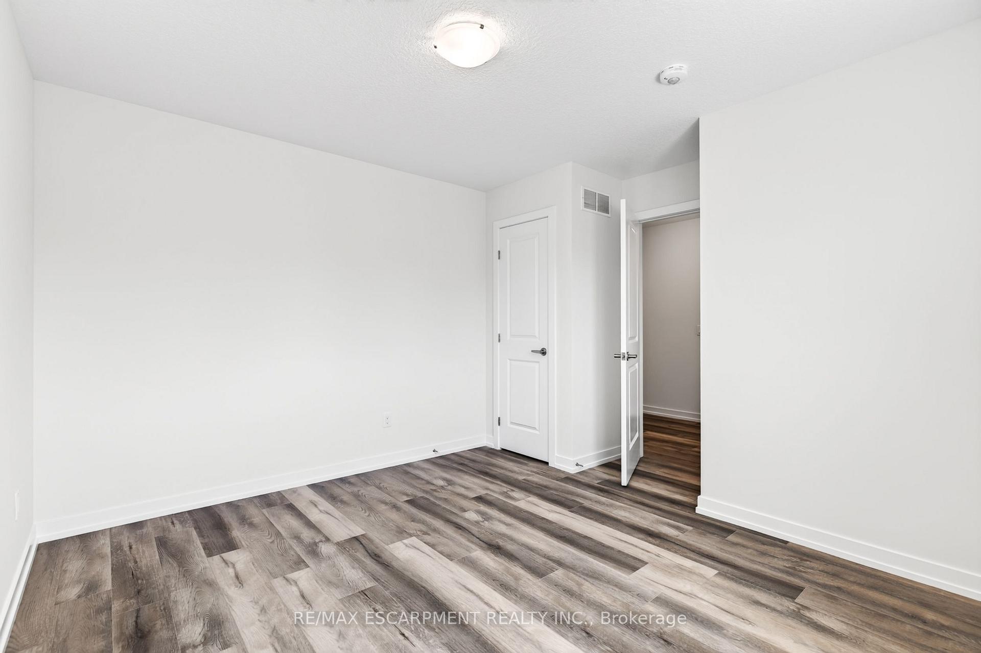 Photo 67 of 96 Valley Trail Place, Hamilton, Waterdown — HOMEH