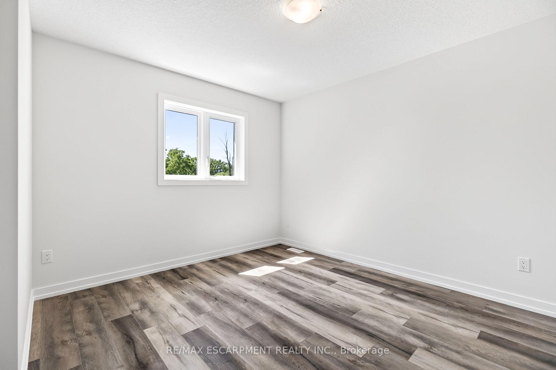 Photo 69 of 96 Valley Trail Place, Hamilton, Waterdown — HOMEH
