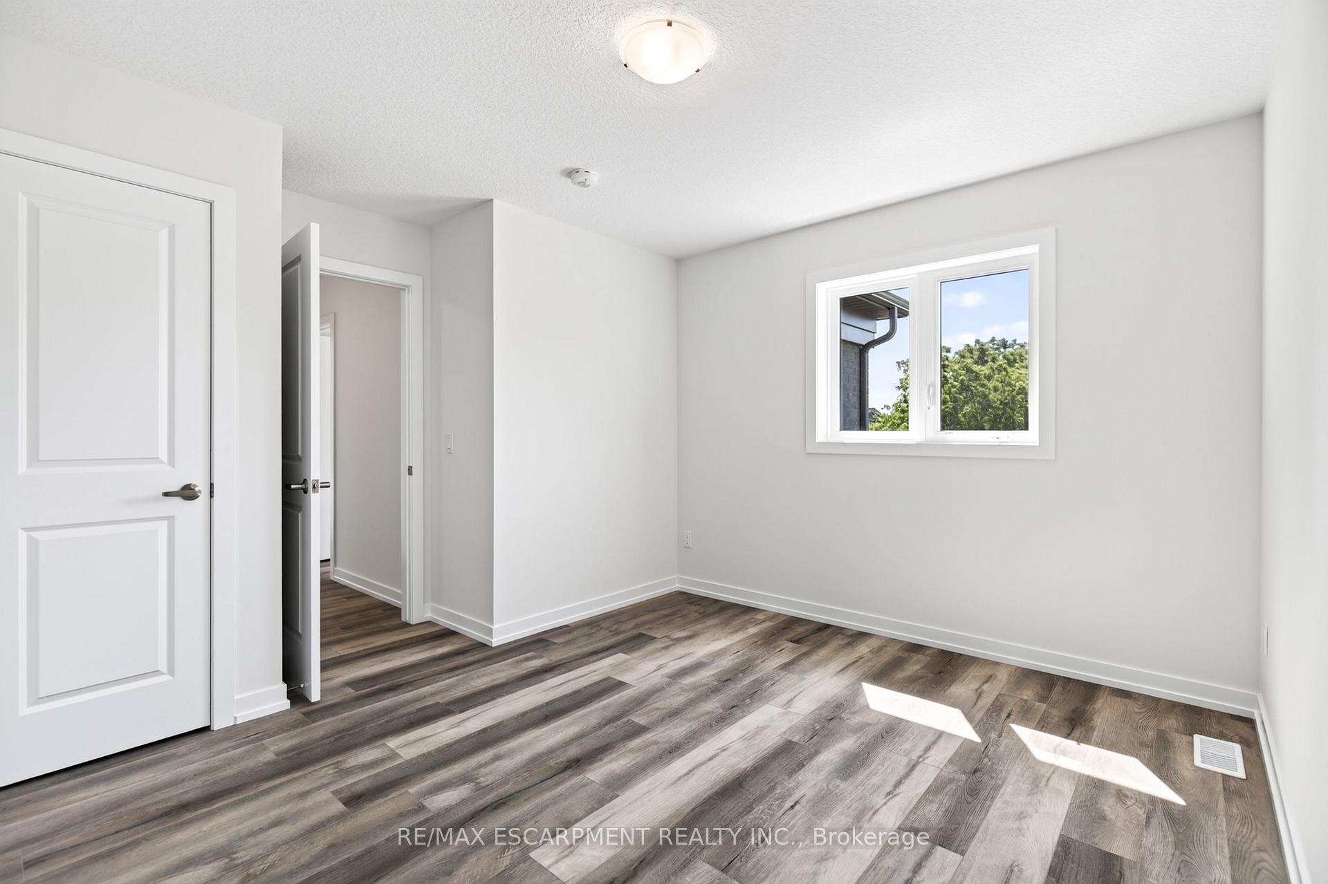Photo 71 of 96 Valley Trail Place, Hamilton, Waterdown — HOMEH