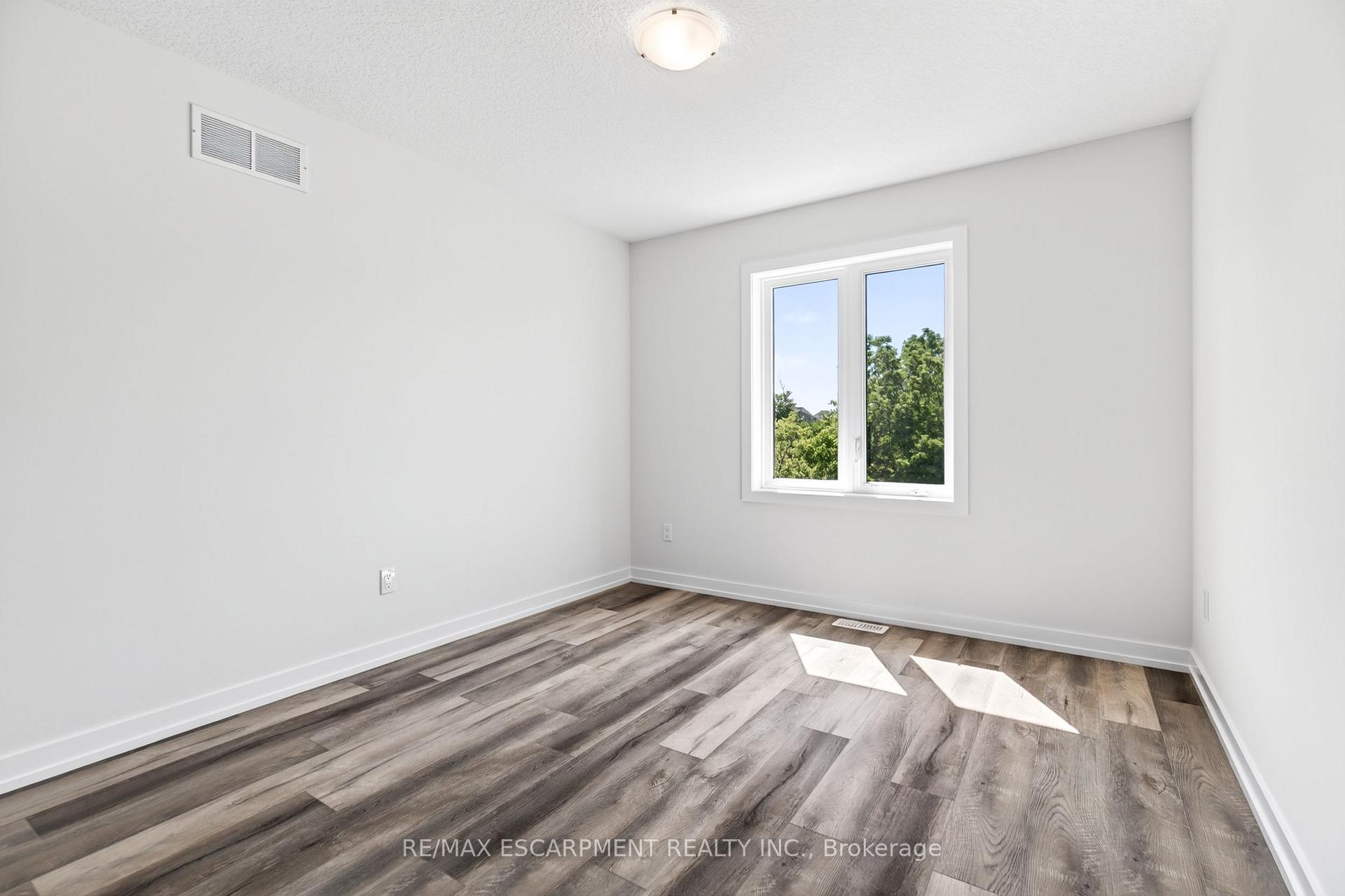 Photo 73 of 96 Valley Trail Place, Hamilton, Waterdown — HOMEH