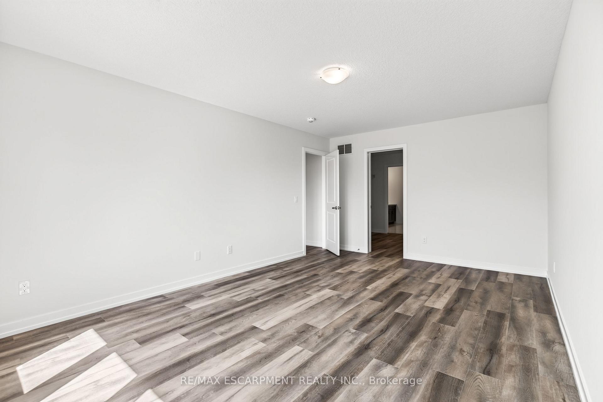 Photo 85 of 96 Valley Trail Place, Hamilton, Waterdown — HOMEH