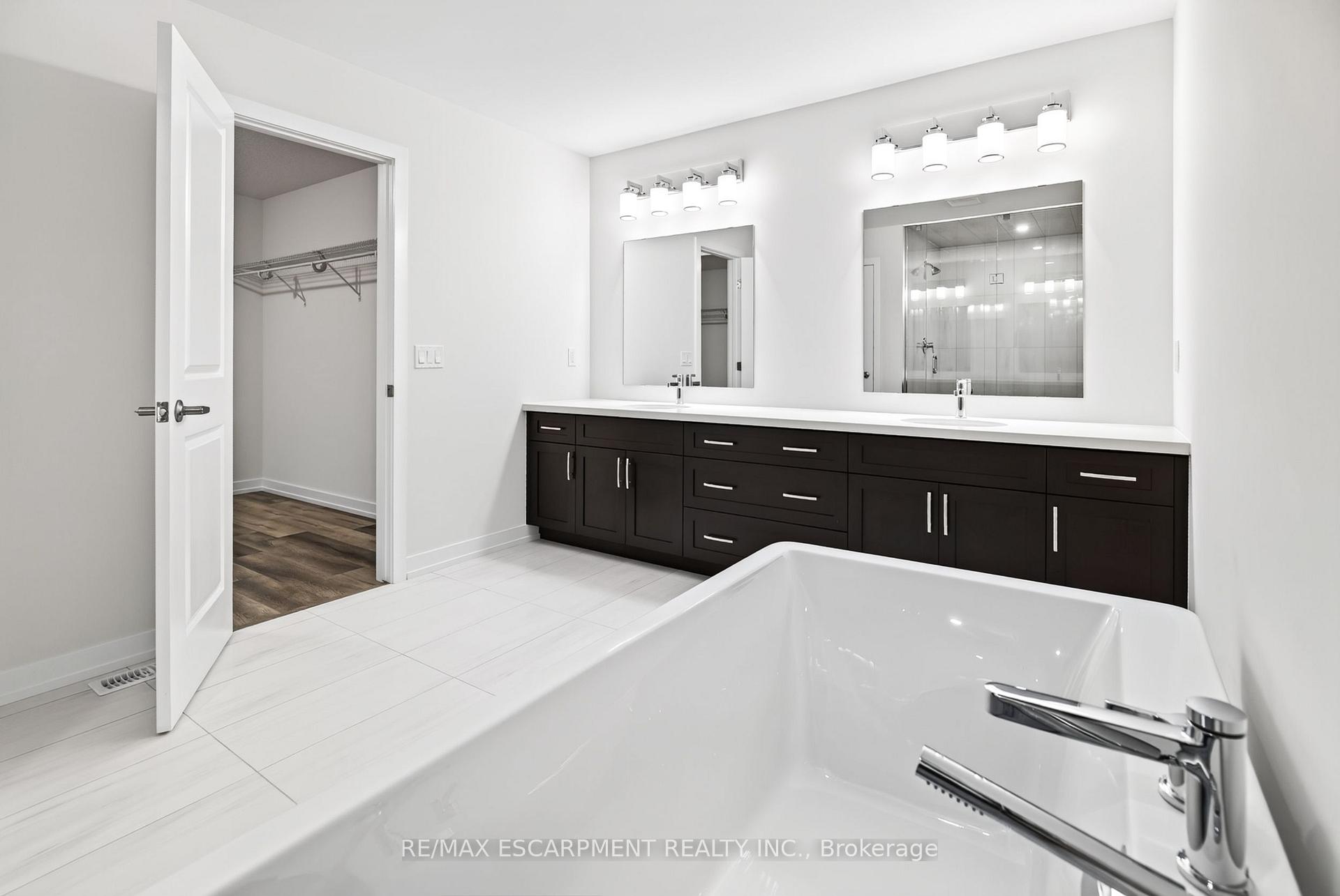 Photo 93 of 96 Valley Trail Place, Hamilton, Waterdown — HOMEH