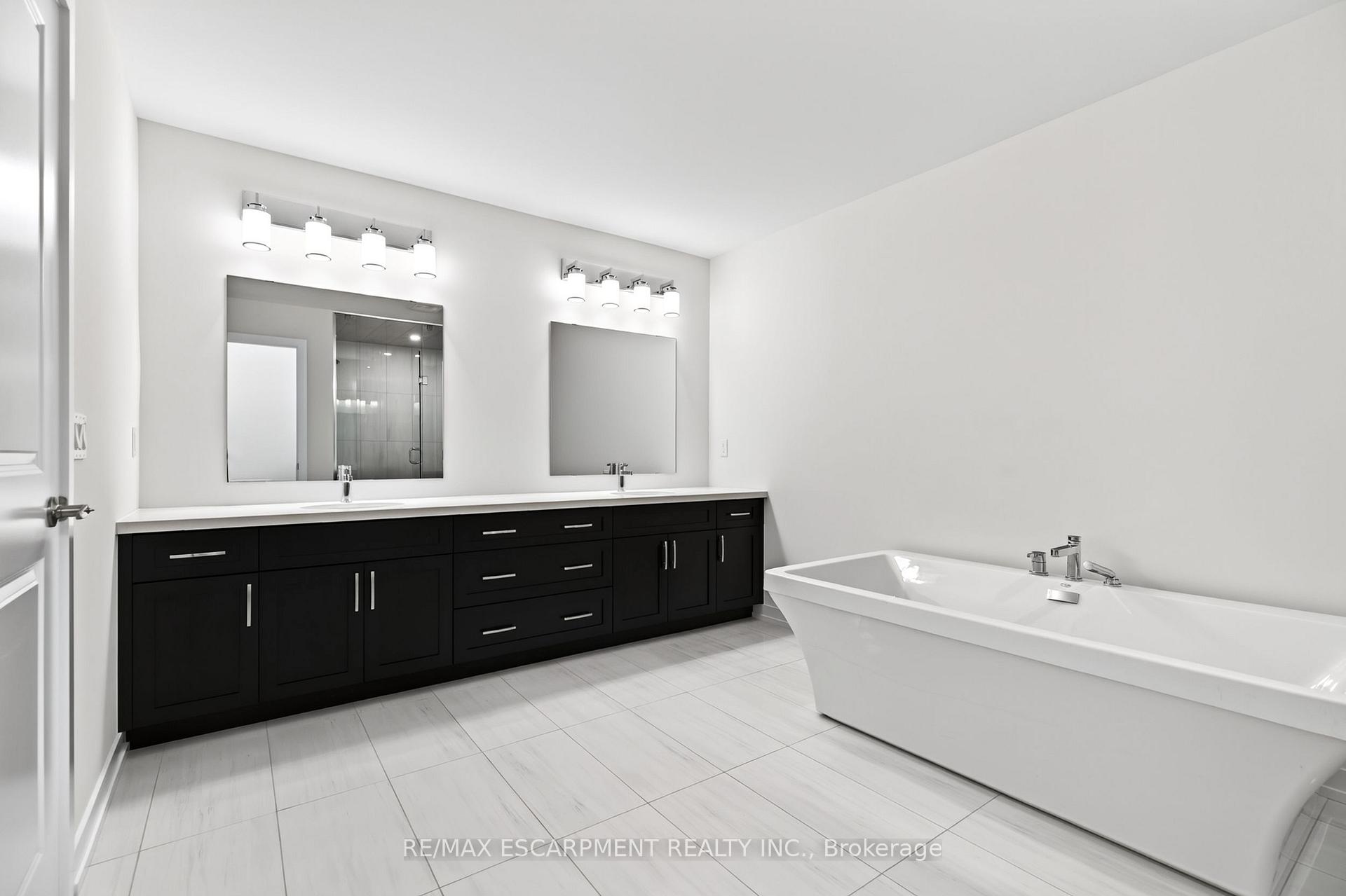 Photo 95 of 96 Valley Trail Place, Hamilton, Waterdown — HOMEH