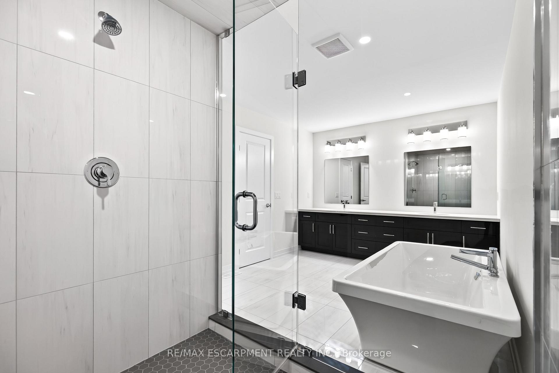 Photo 97 of 96 Valley Trail Place, Hamilton, Waterdown — HOMEH