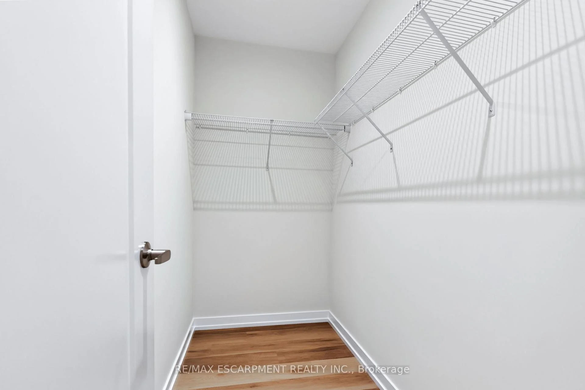 Photo 18 of 96 Valley Trail Place, Hamilton, Waterdown — HOMEH