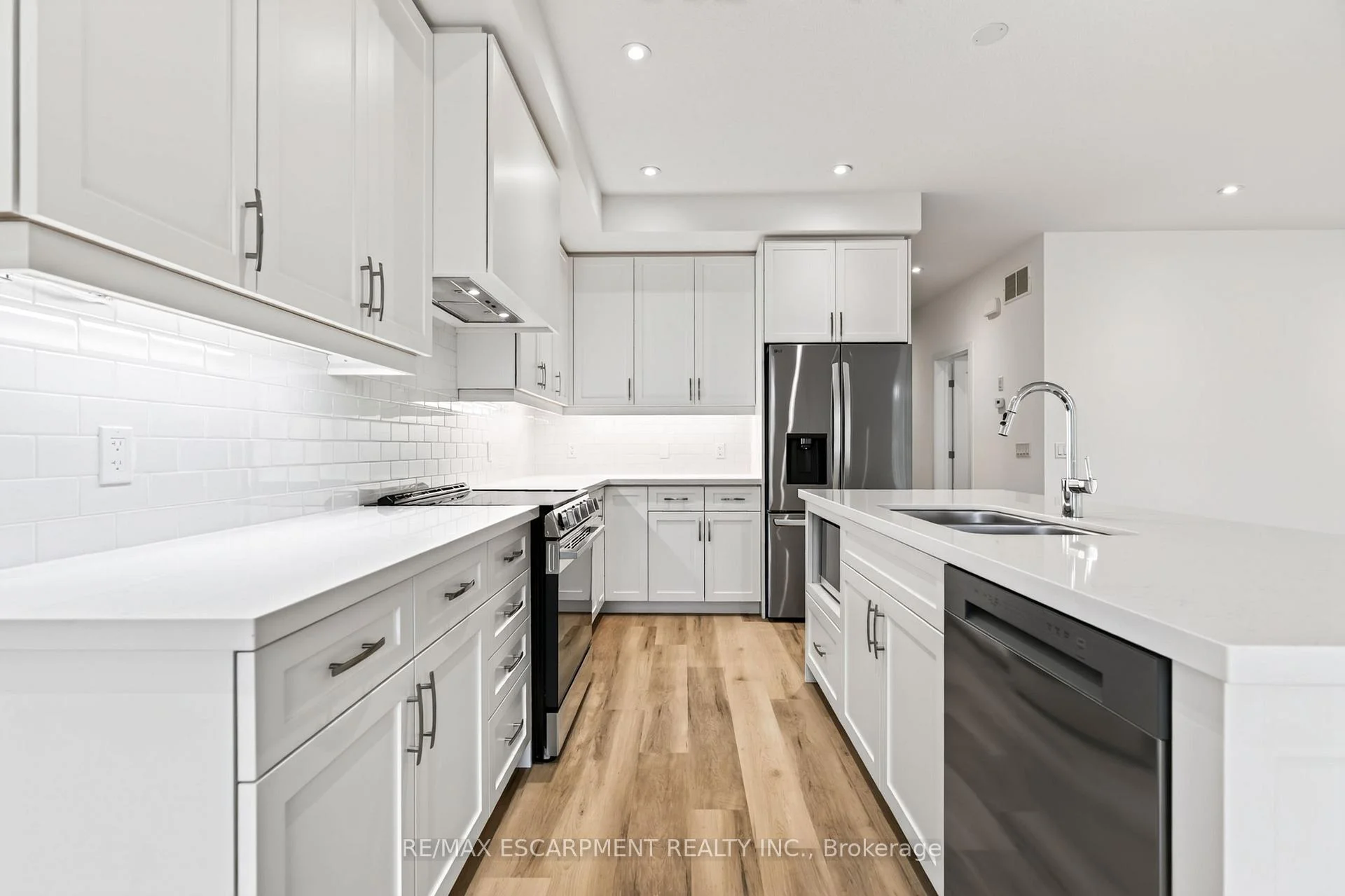 Photo 27 of 96 Valley Trail Place, Hamilton, Waterdown — HOMEH