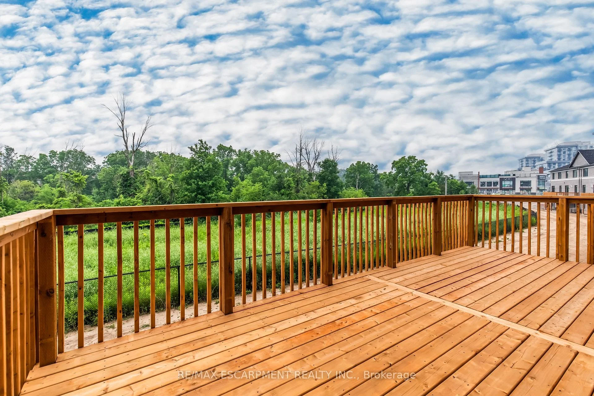Photo 54 of 96 Valley Trail Place, Hamilton, Waterdown — HOMEH