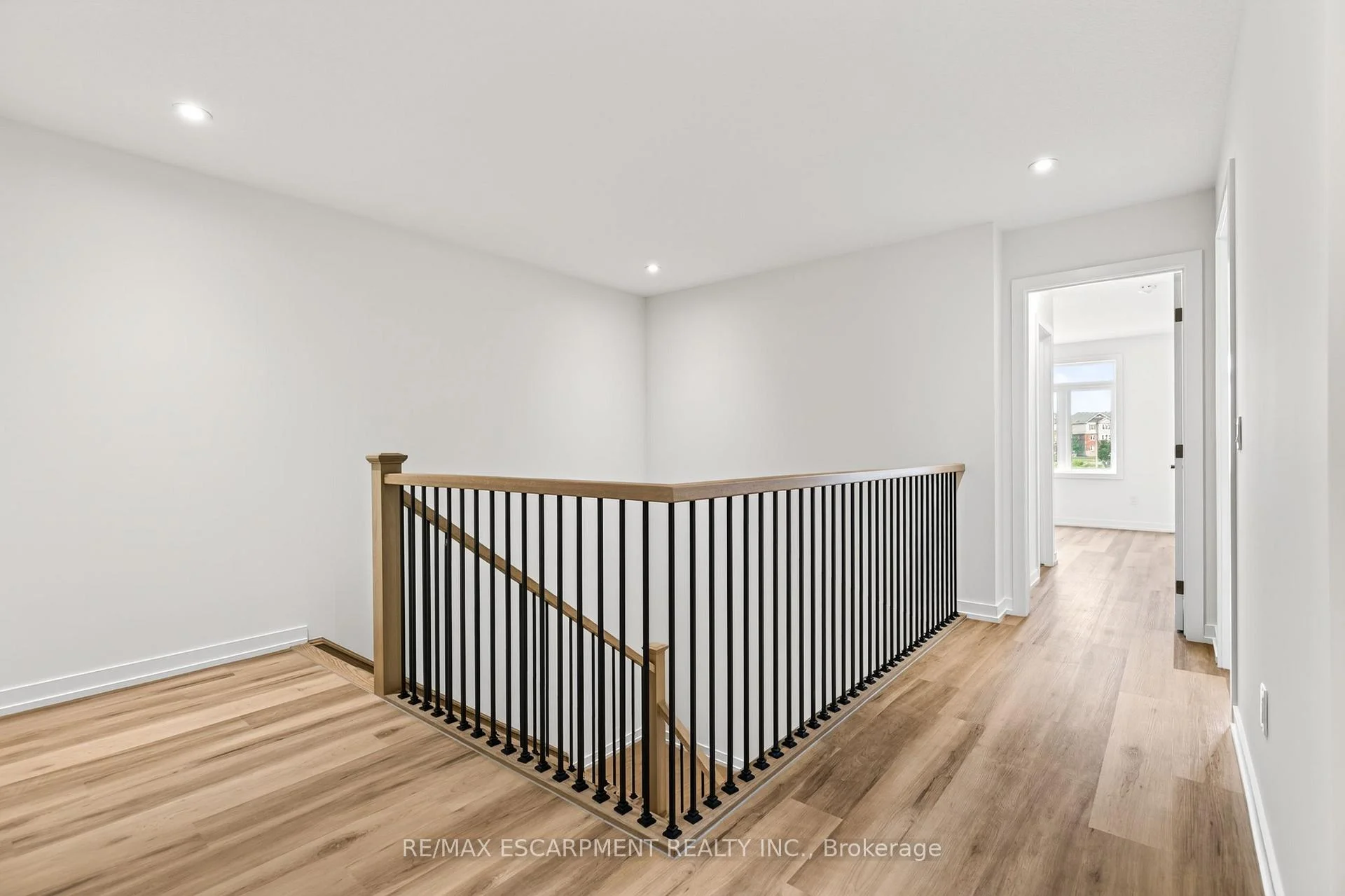 Photo 56 of 96 Valley Trail Place, Hamilton, Waterdown — HOMEH