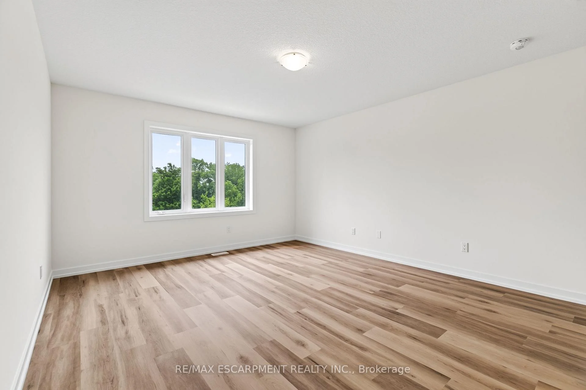 Photo 64 of 96 Valley Trail Place, Hamilton, Waterdown — HOMEH