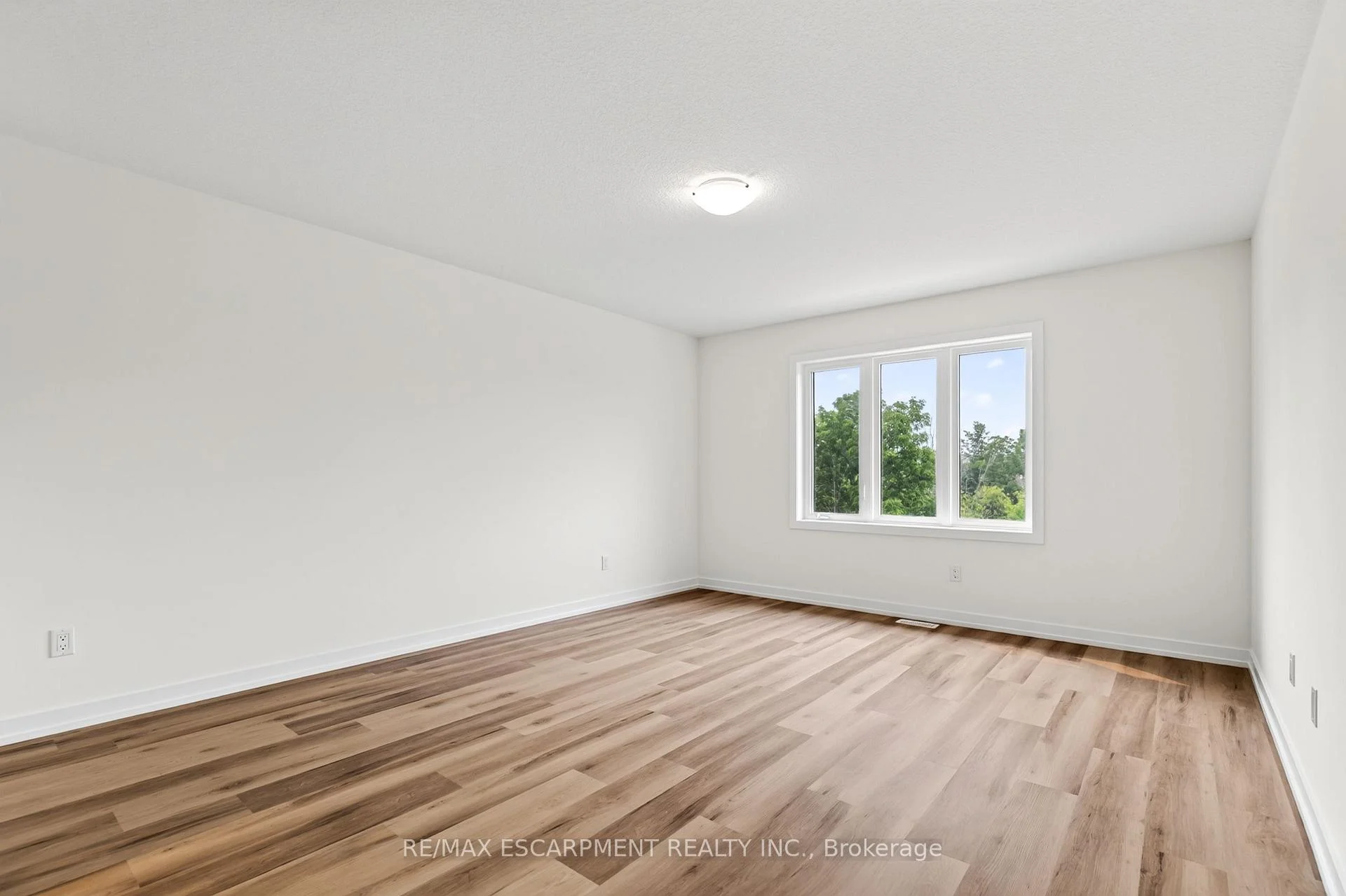 Photo 66 of 96 Valley Trail Place, Hamilton, Waterdown — HOMEH
