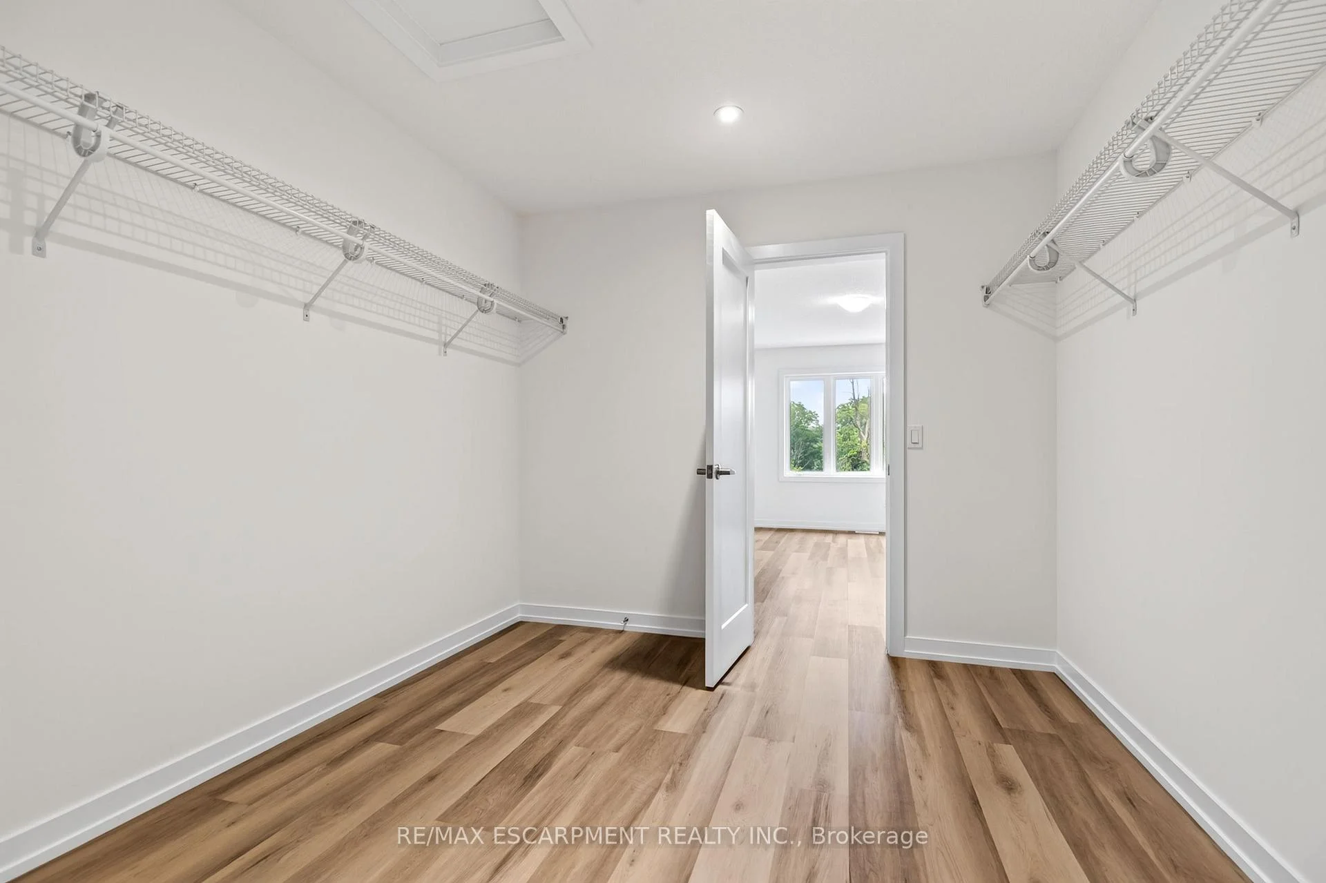 Photo 68 of 96 Valley Trail Place, Hamilton, Waterdown — HOMEH
