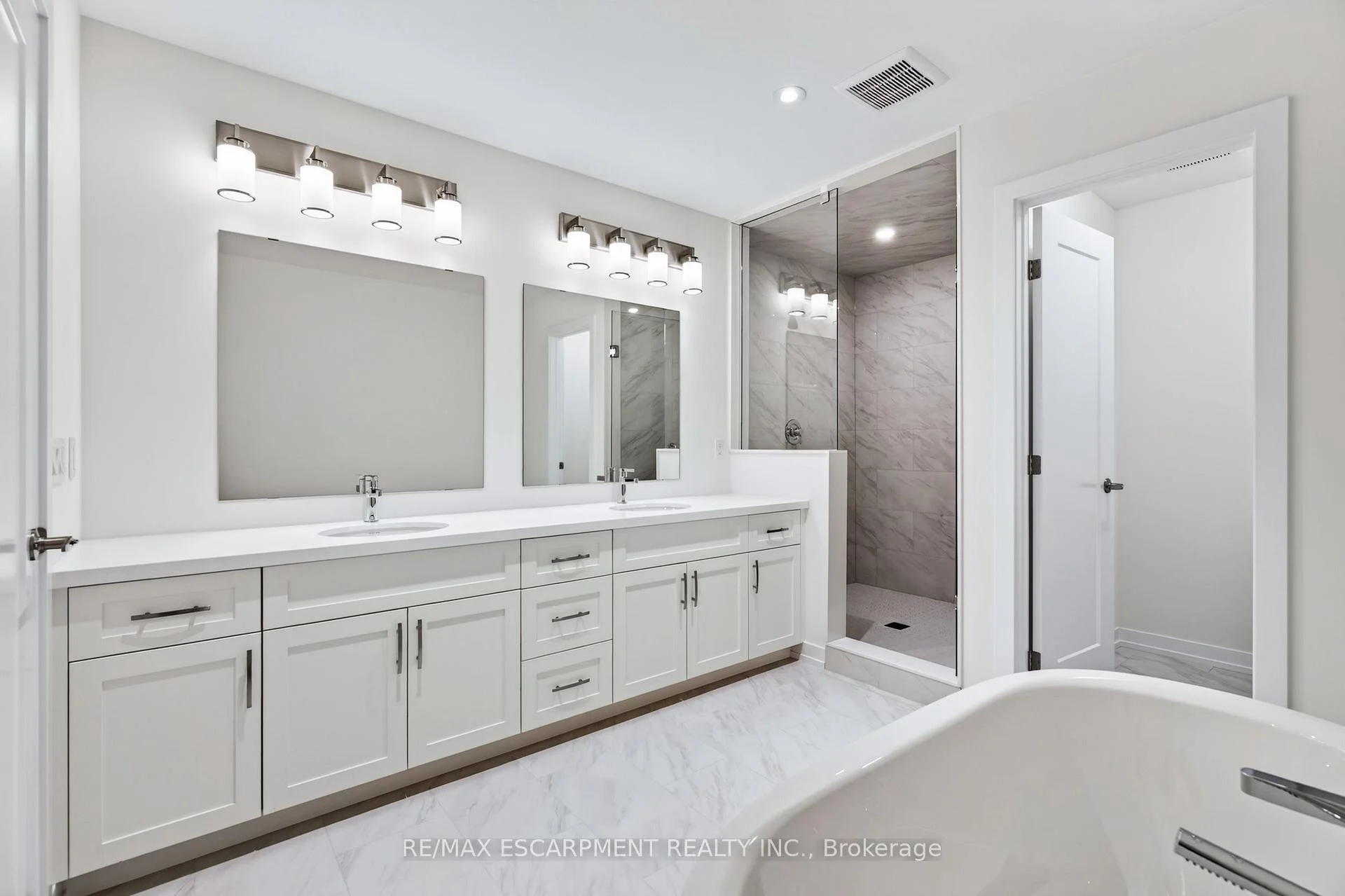 Photo 74 of 96 Valley Trail Place, Hamilton, Waterdown — HOMEH