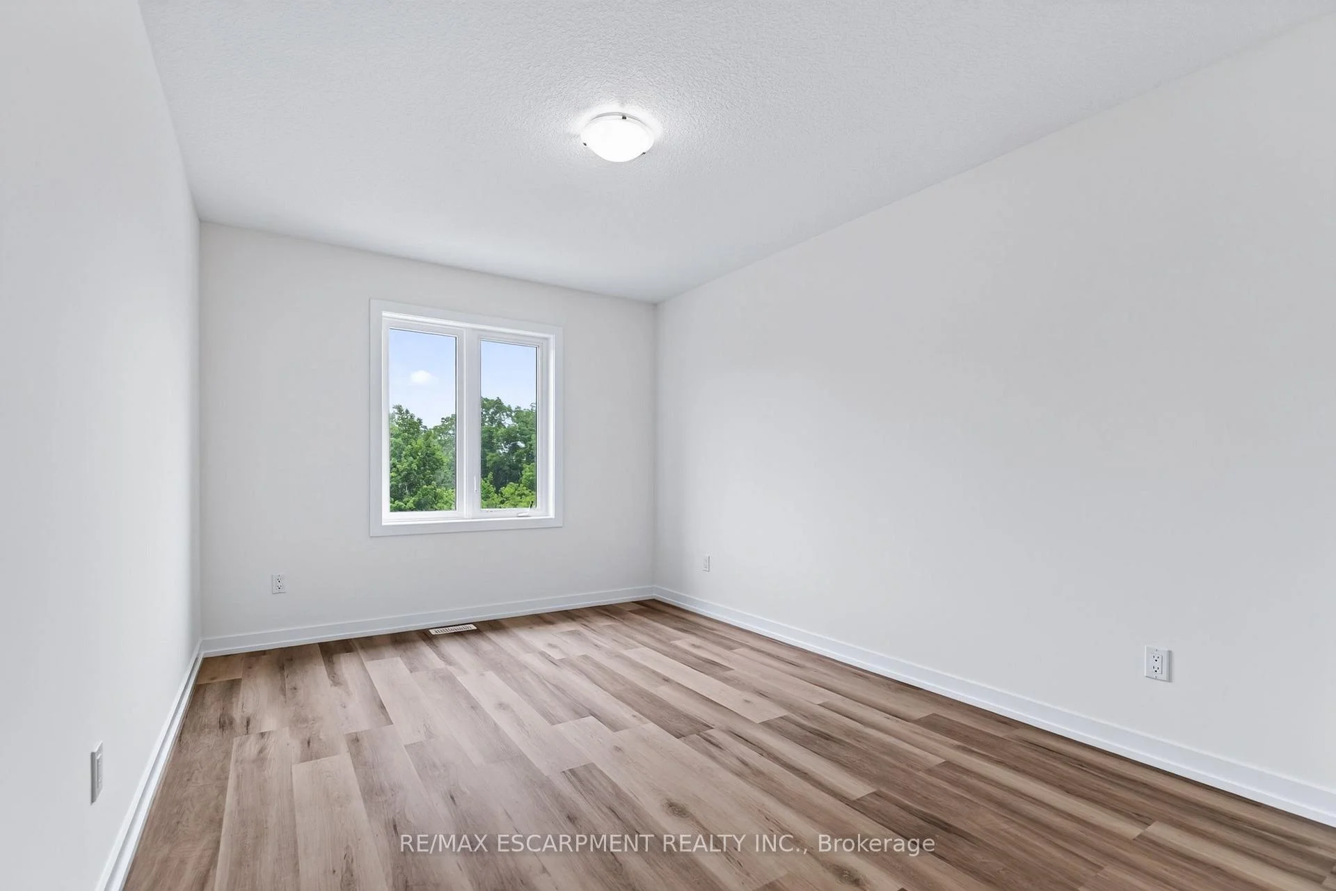 Photo 82 of 96 Valley Trail Place, Hamilton, Waterdown — HOMEH