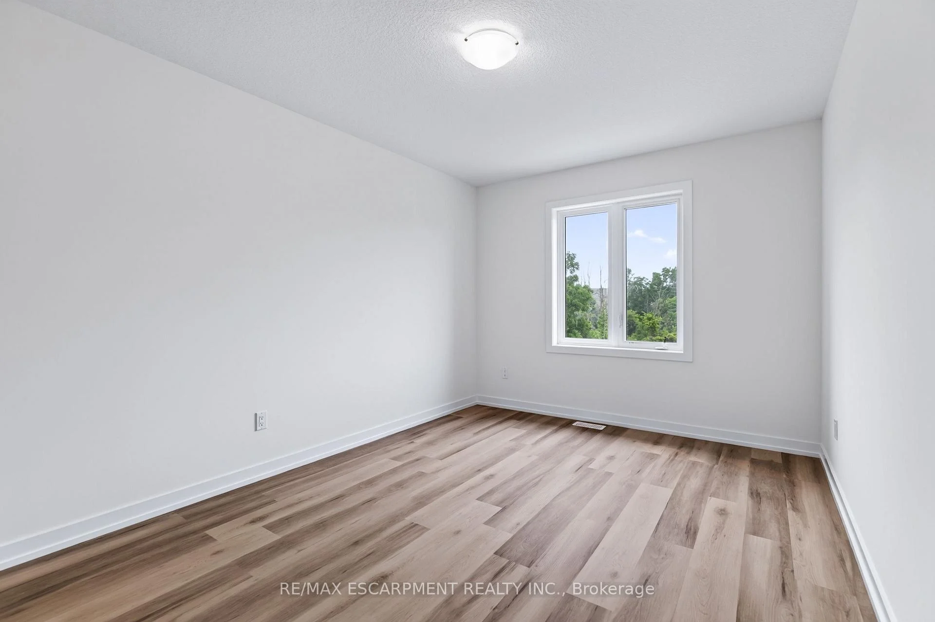 Photo 84 of 96 Valley Trail Place, Hamilton, Waterdown — HOMEH